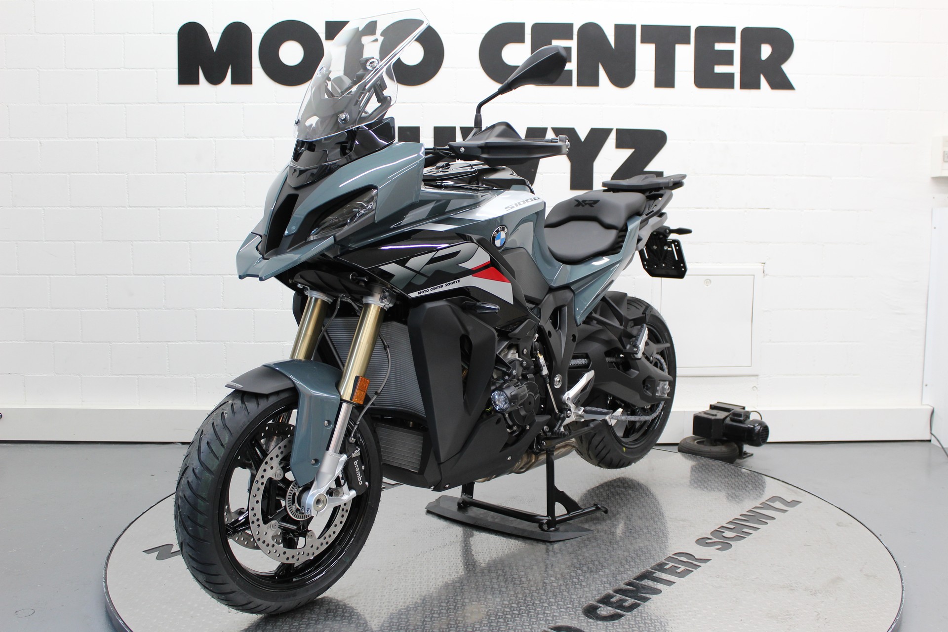 BMW S 1000 XR-showroom-element-2