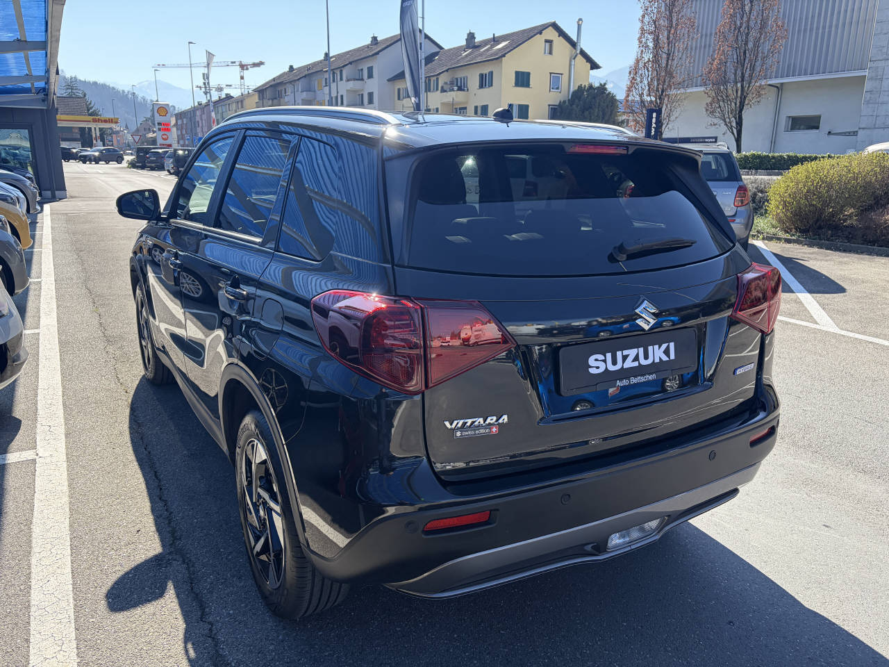 SUZUKI Vitara 1.4 T Sakura Top Hybrid 4x4-image-6