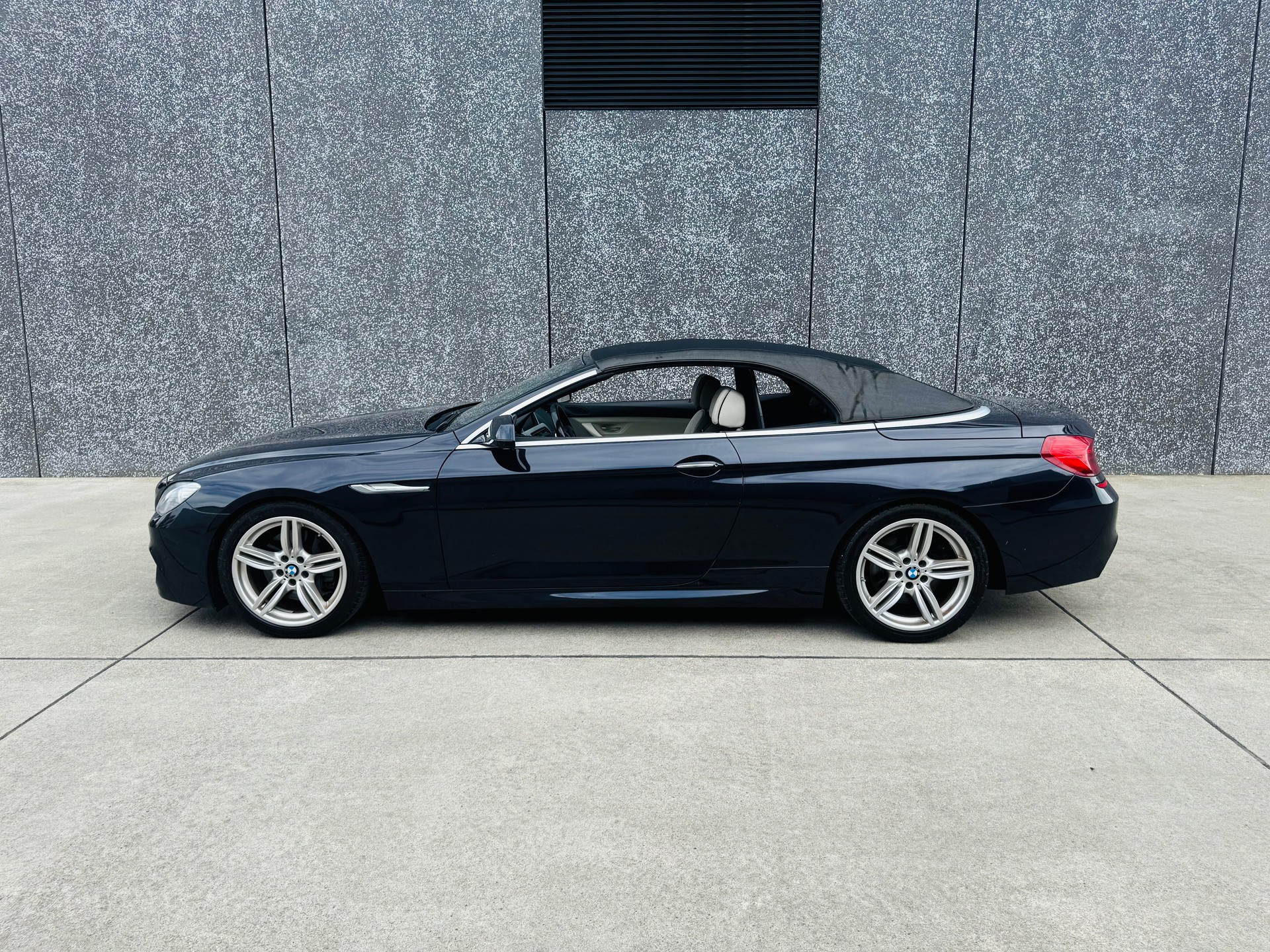BMW 640d Cabrio xDrive-showroom-element-3