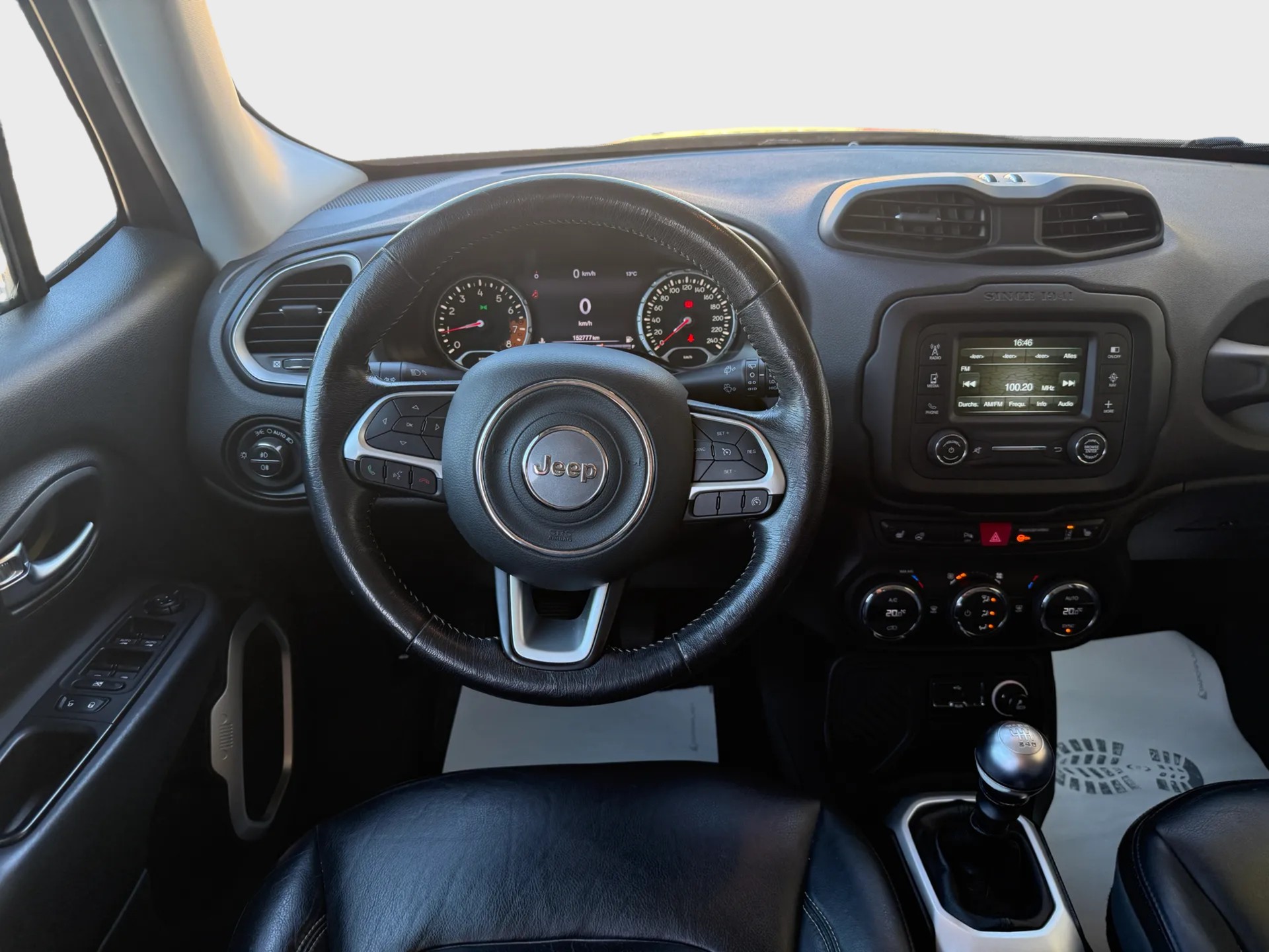 JEEP Renegade 1.4 Turbo Limited-image-9