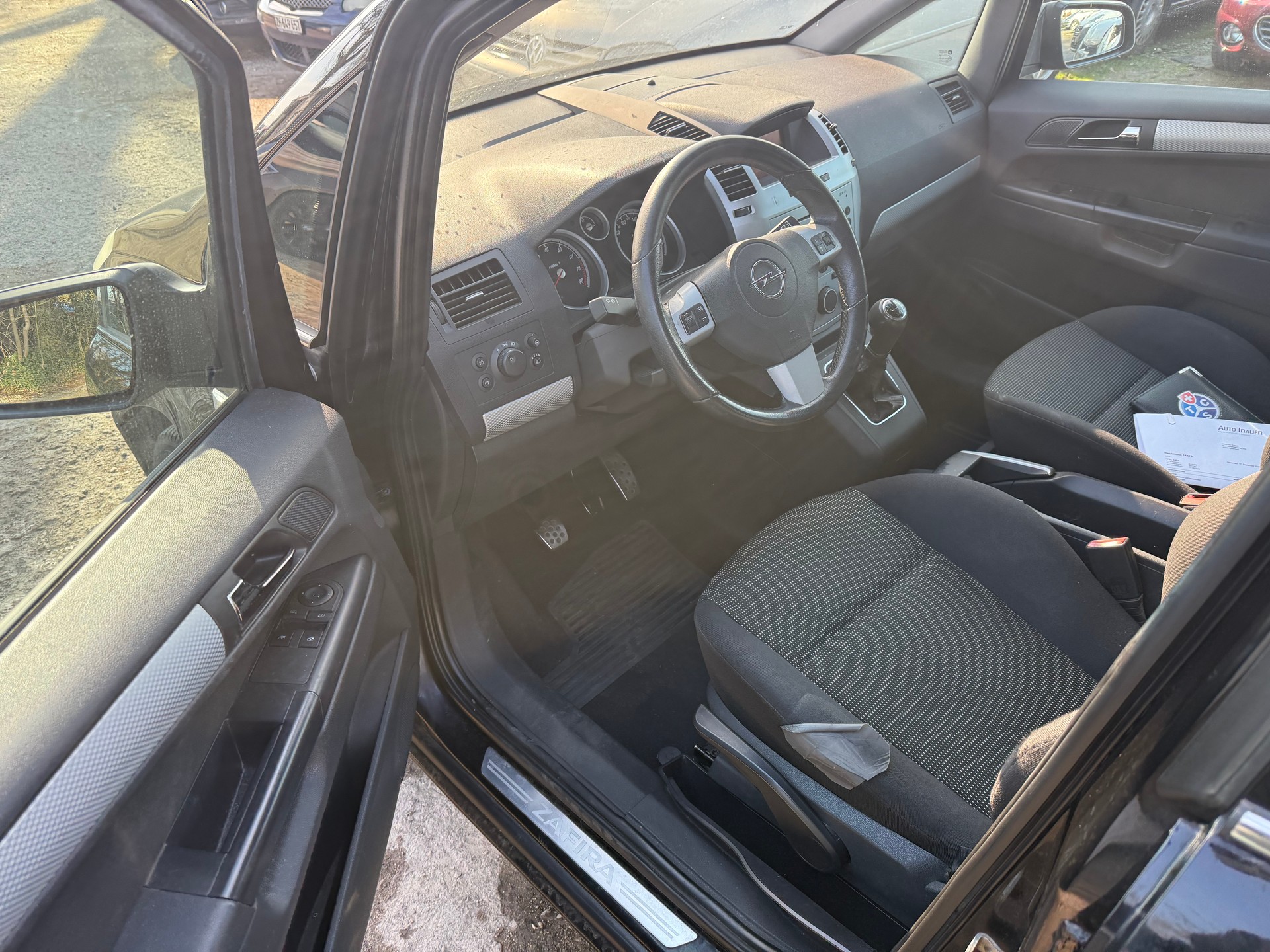 OPEL Zafira 2.0i 16V T Cosmo-image-9