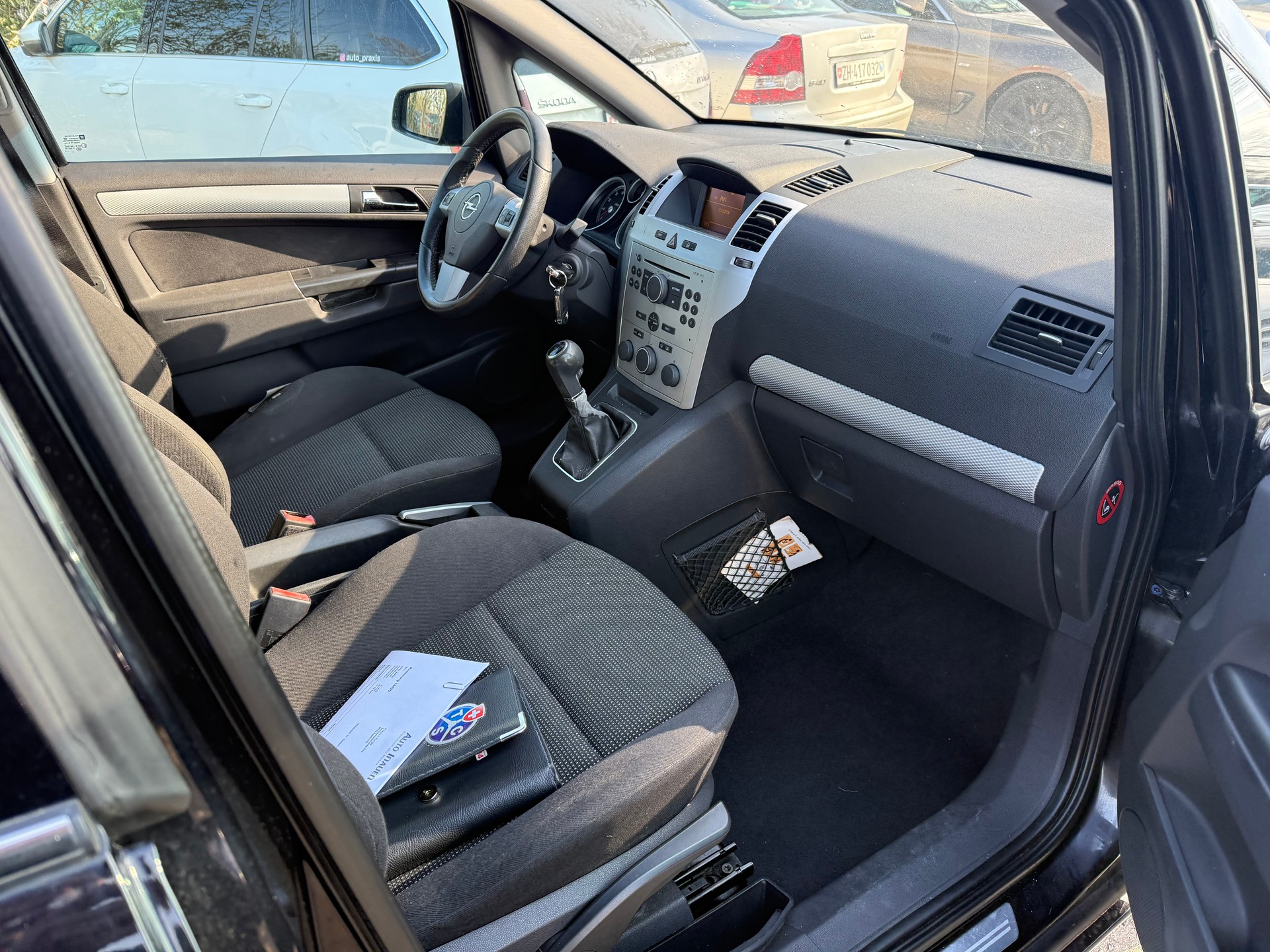 OPEL Zafira 2.0i 16V T Cosmo-image-7