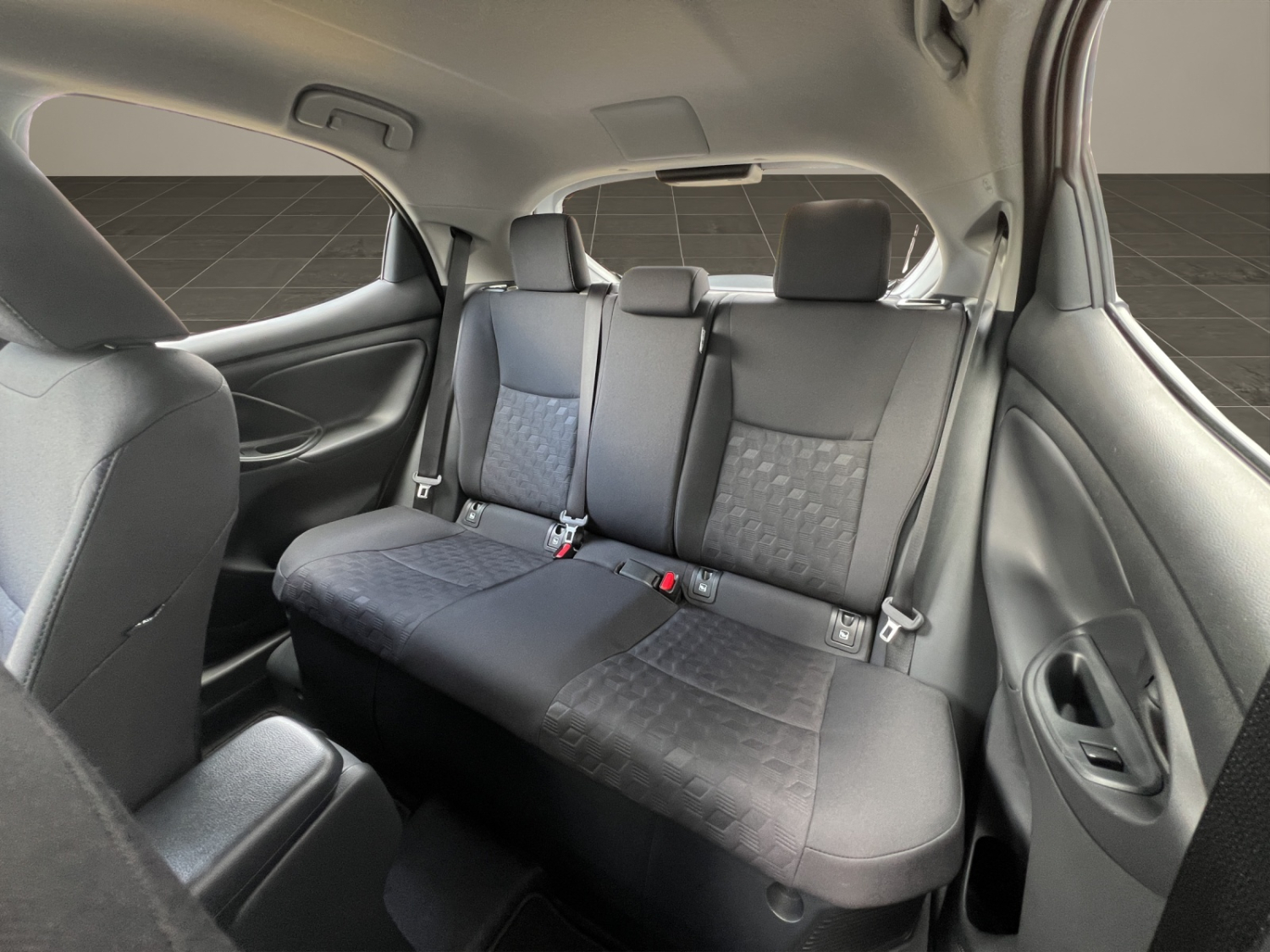 TOYOTA Yaris 1.5 VVT-i HSD Comfort-image-16
