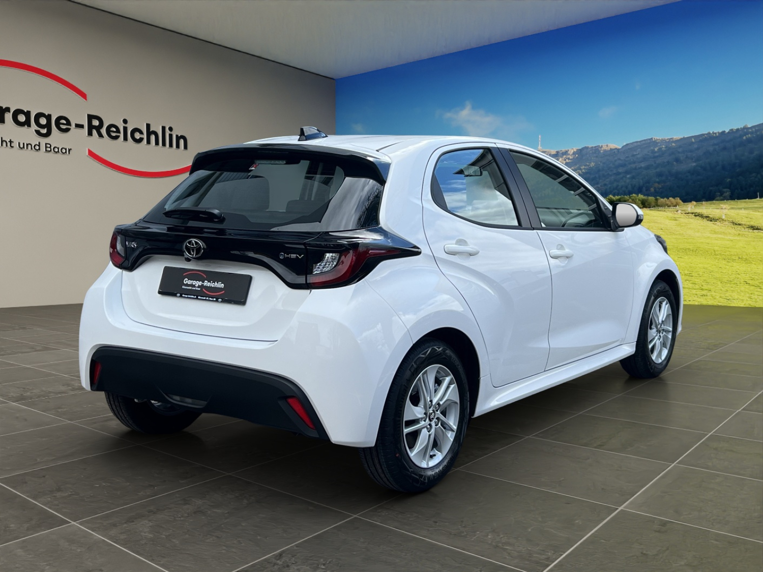 TOYOTA Yaris 1.5 VVT-i HSD Comfort-image-4