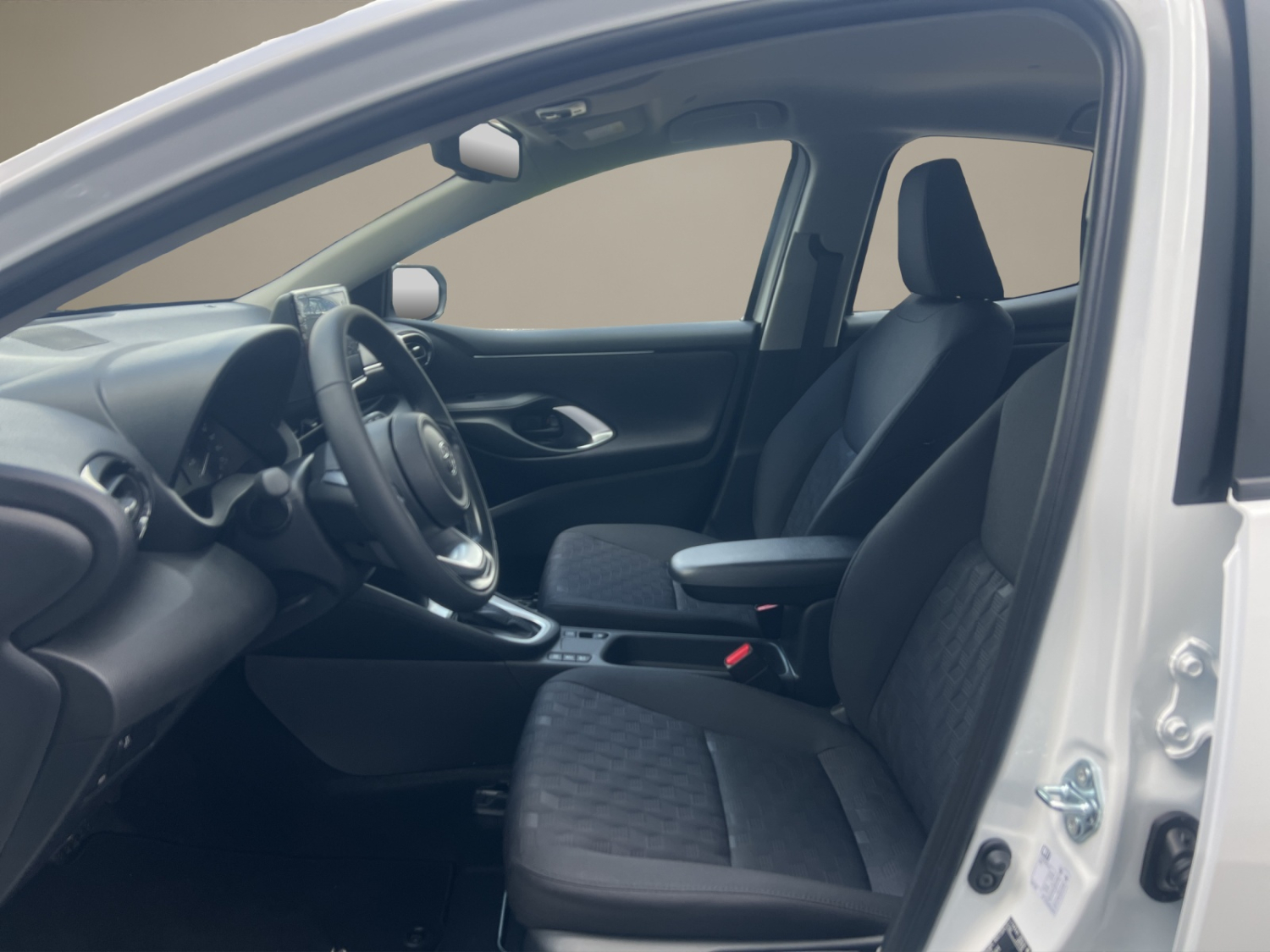 TOYOTA Yaris 1.5 VVT-i HSD Comfort-image-8