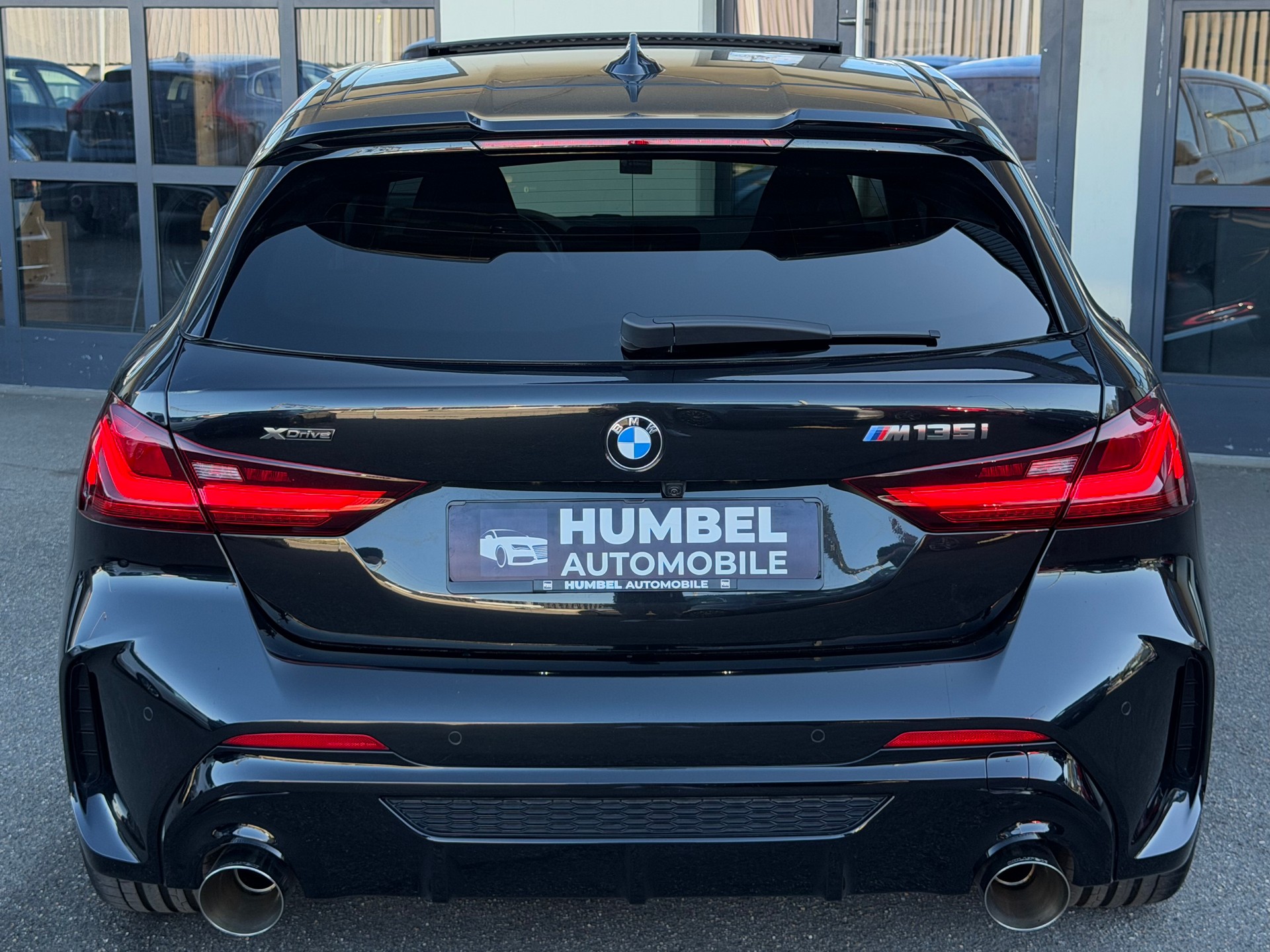 BMW M135i xDrive Steptronic-image-3