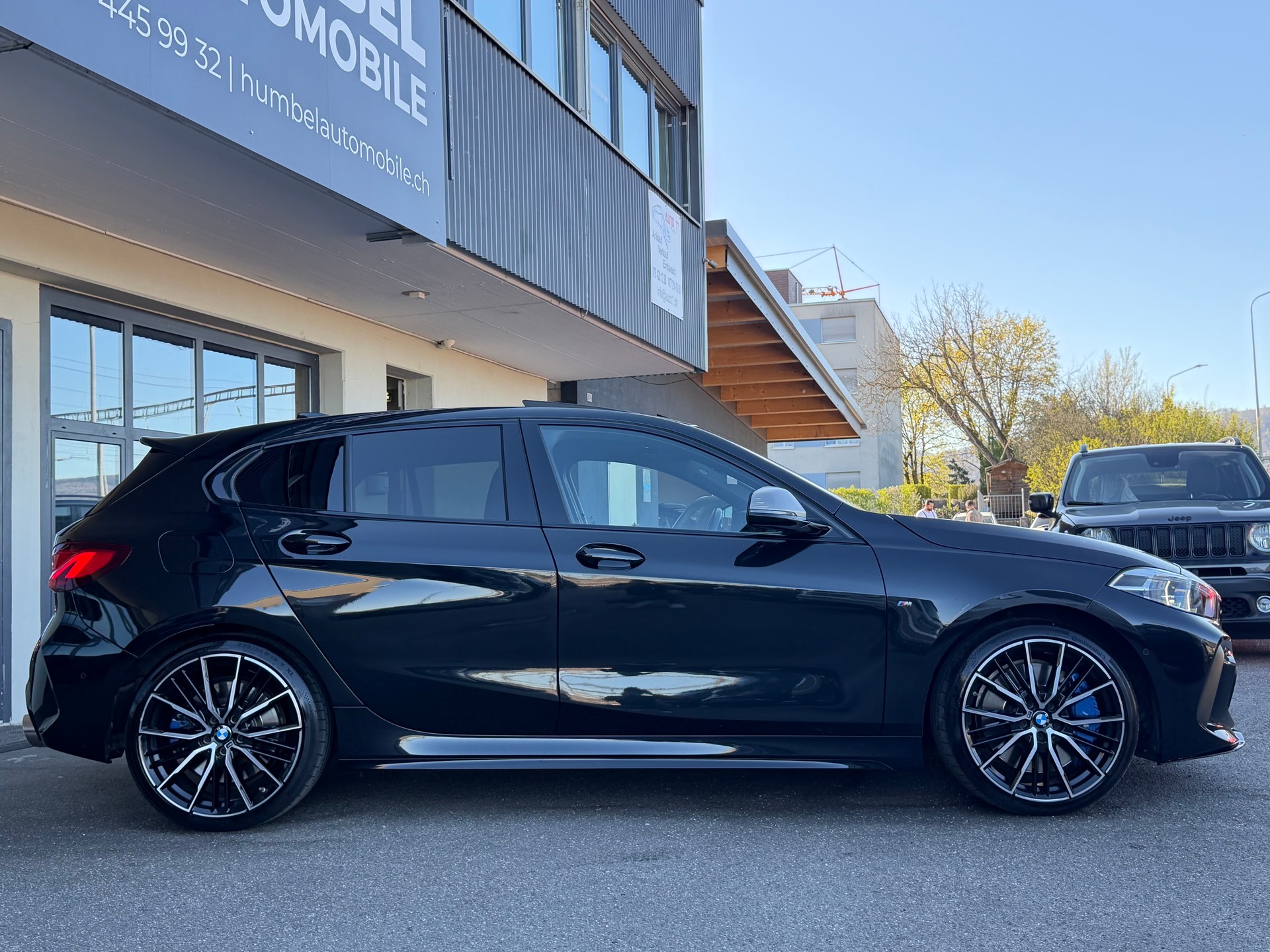 BMW M135i xDrive Steptronic-image-4