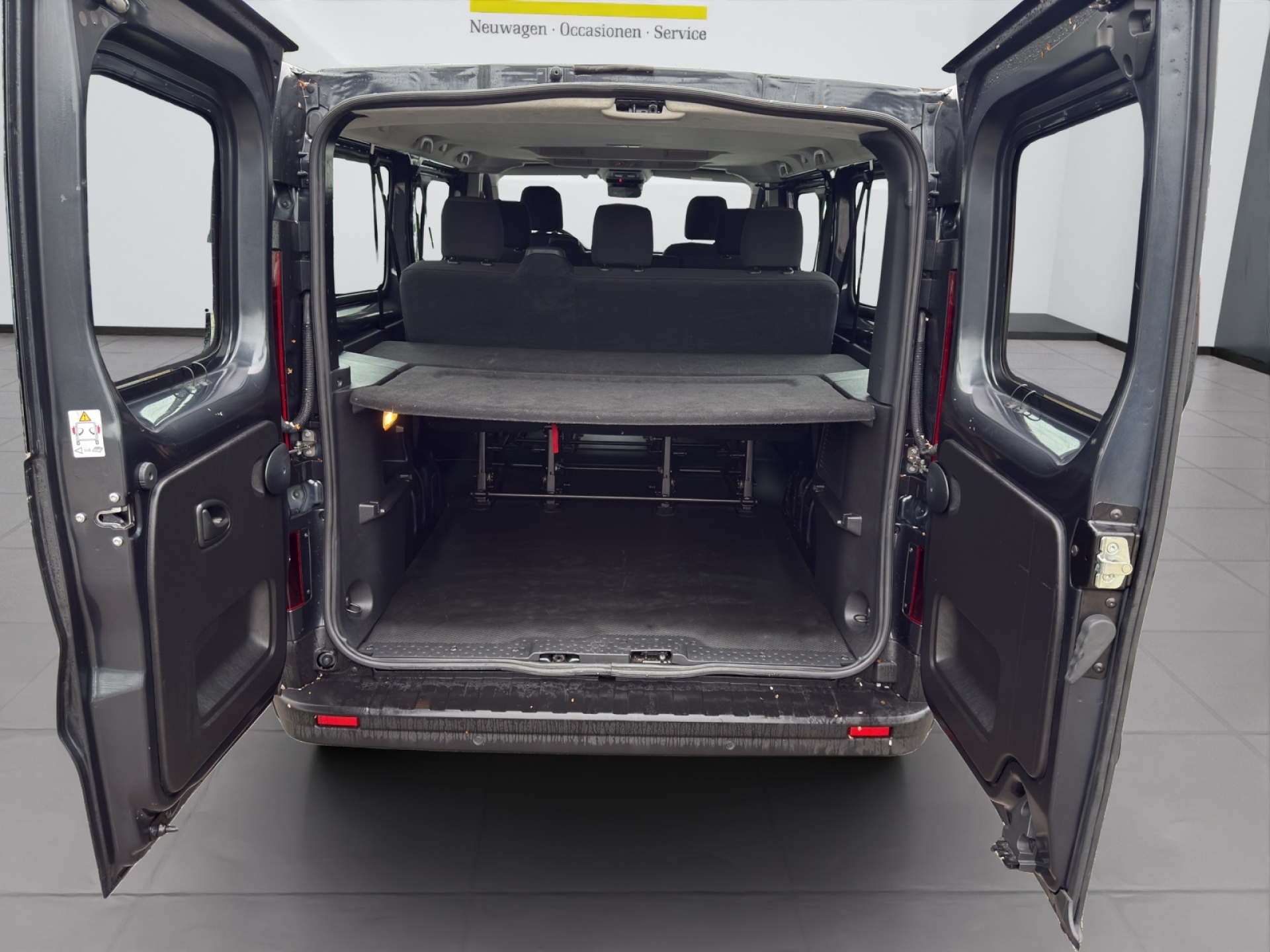 RENAULT Trafic Grand Passenger-image-14