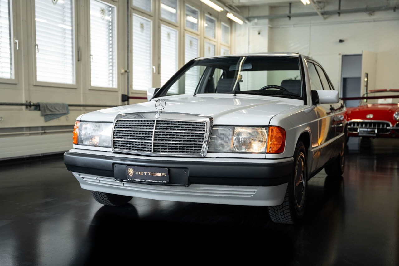 MERCEDES-BENZ 190 E 2.0-image-2
