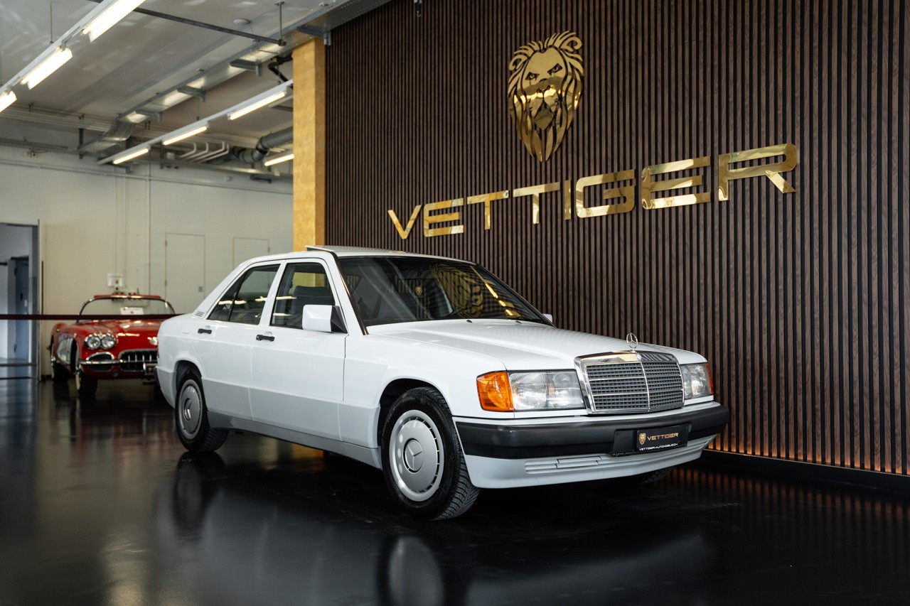 MERCEDES-BENZ 190 E 2.0-image-0