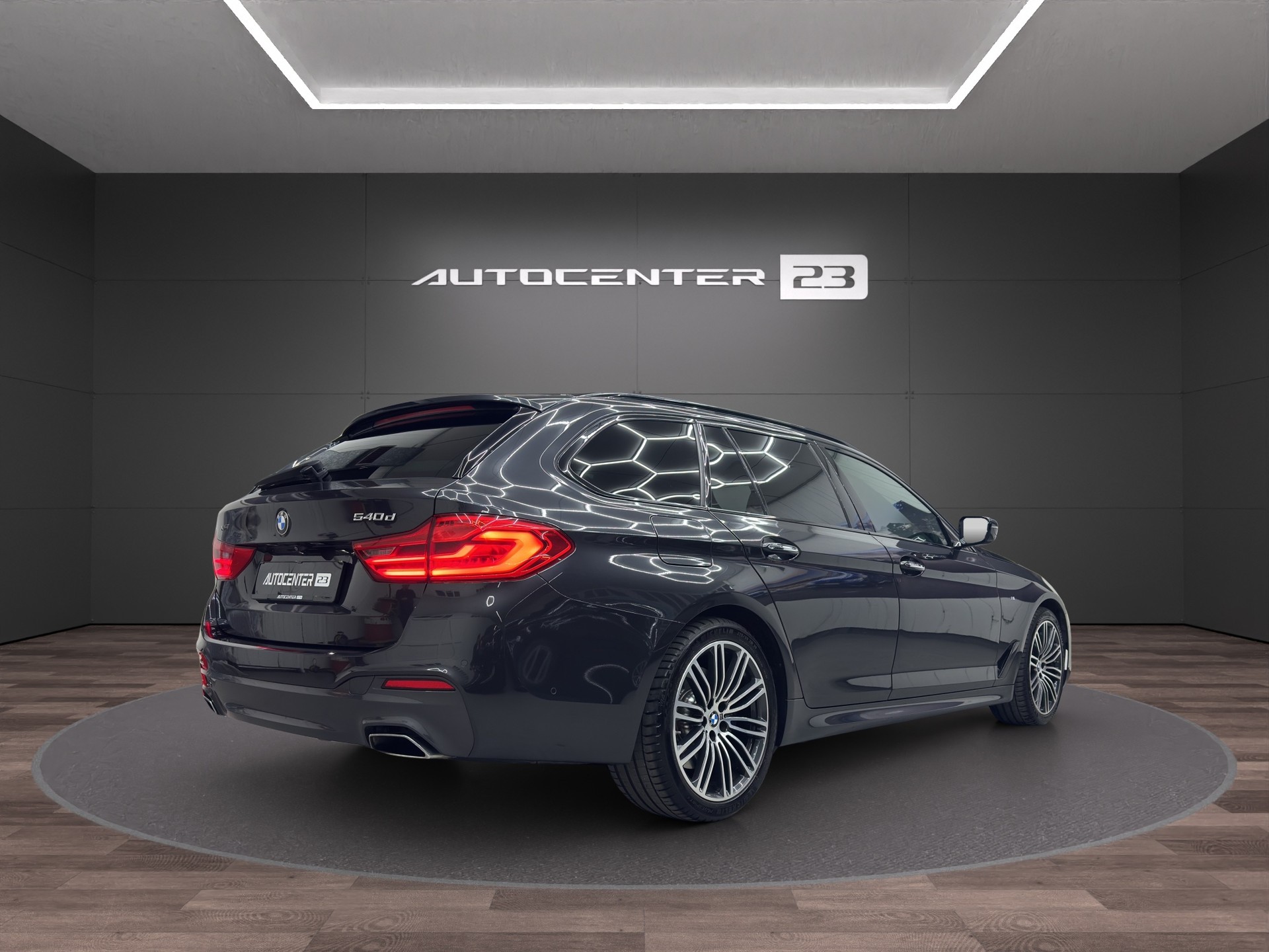 BMW 540d xDrive Touring Steptronic M Sport-image-4