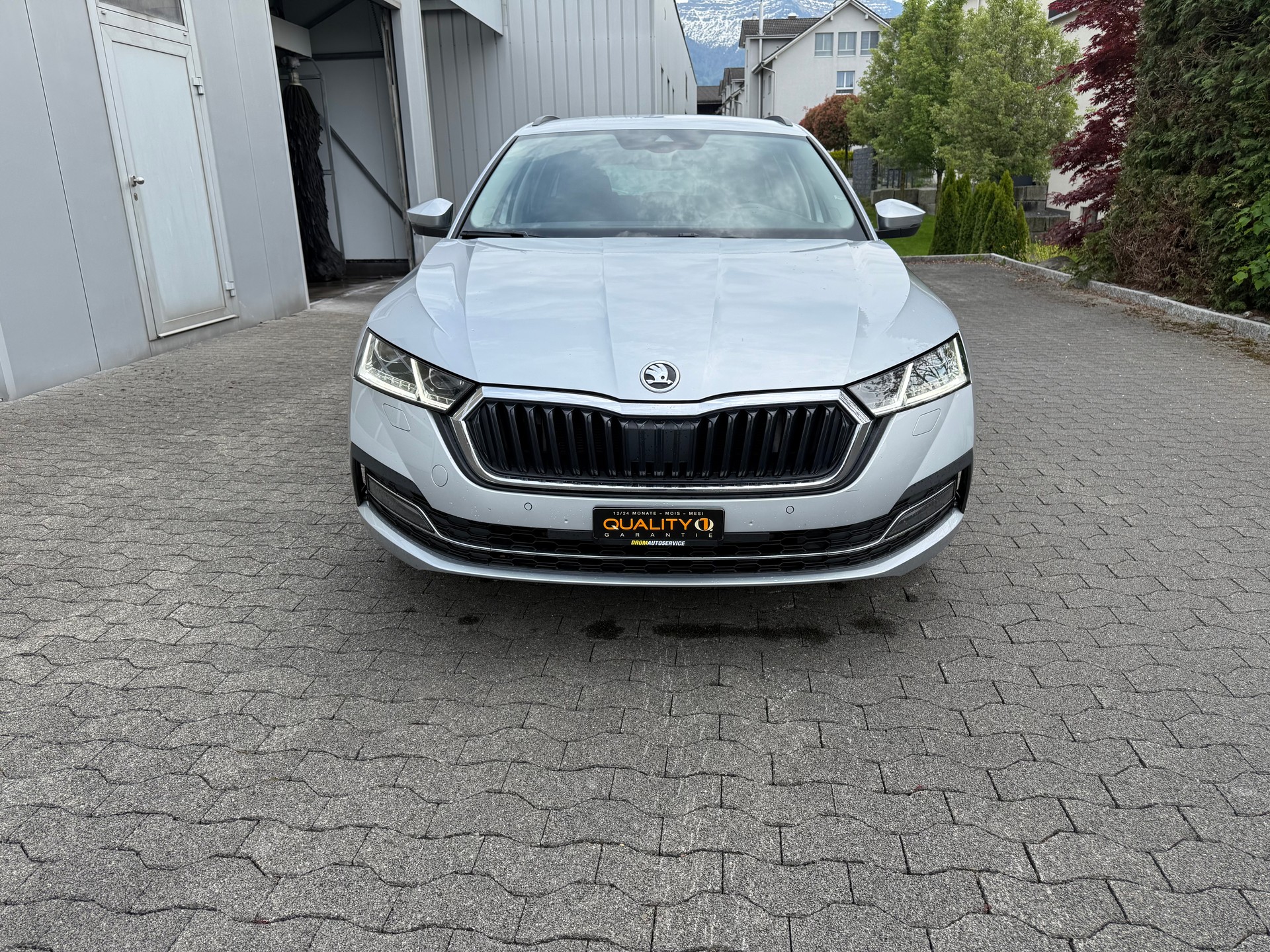 SKODA Octavia Combi 2.0 TDI DSG Style 4x4-image-3