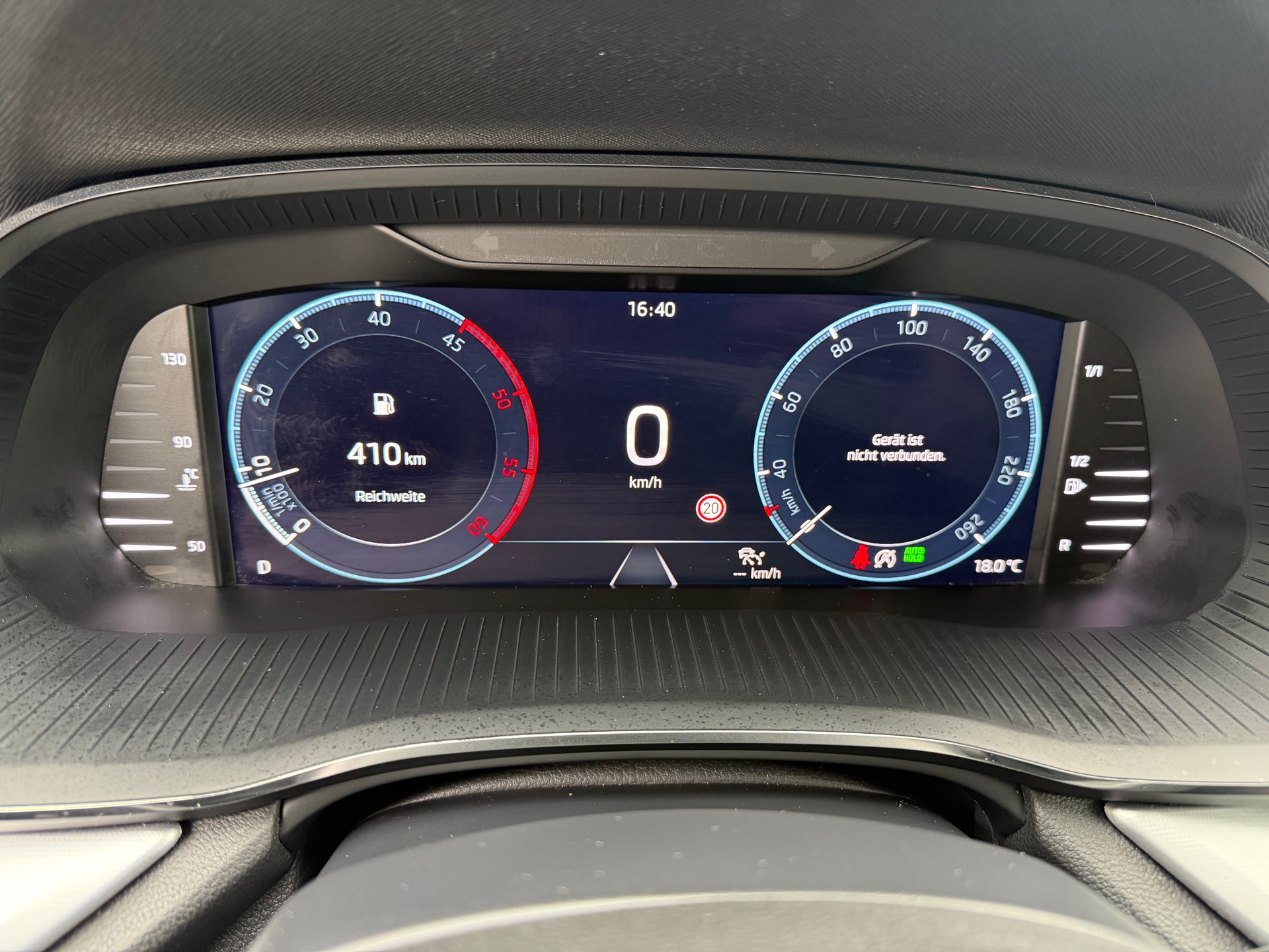 SKODA Octavia Combi 2.0 TDI DSG Style 4x4-image-31