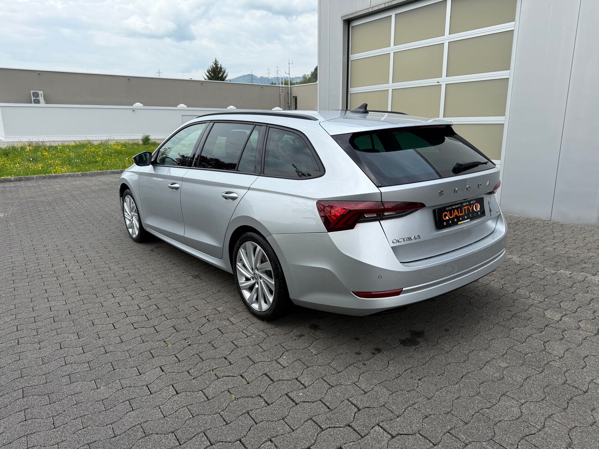 SKODA Octavia Combi 2.0 TDI DSG Style 4x4-image-5