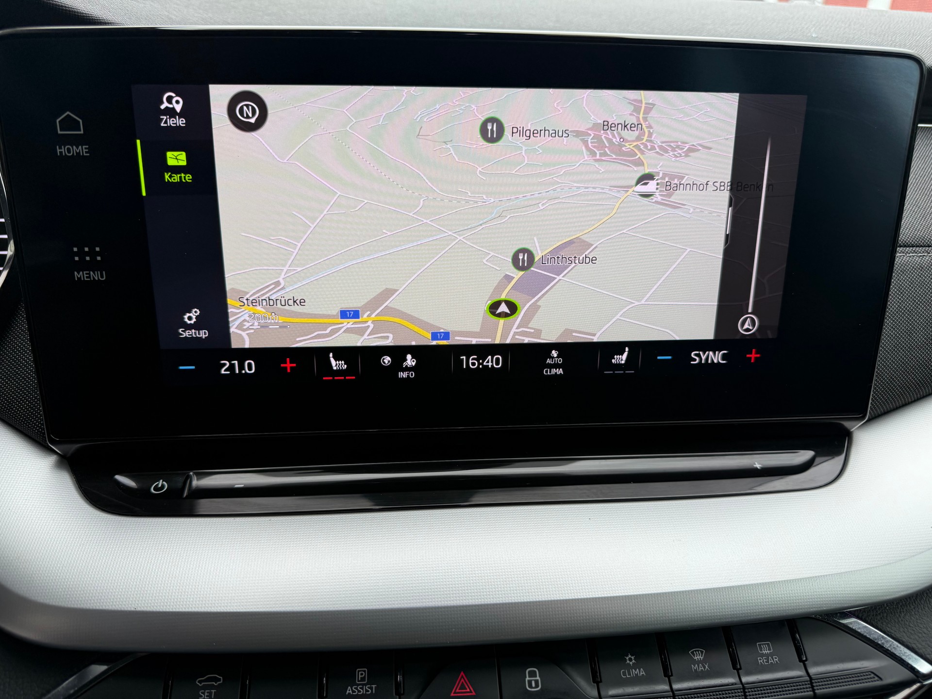 SKODA Octavia Combi 2.0 TDI DSG Style 4x4-image-29