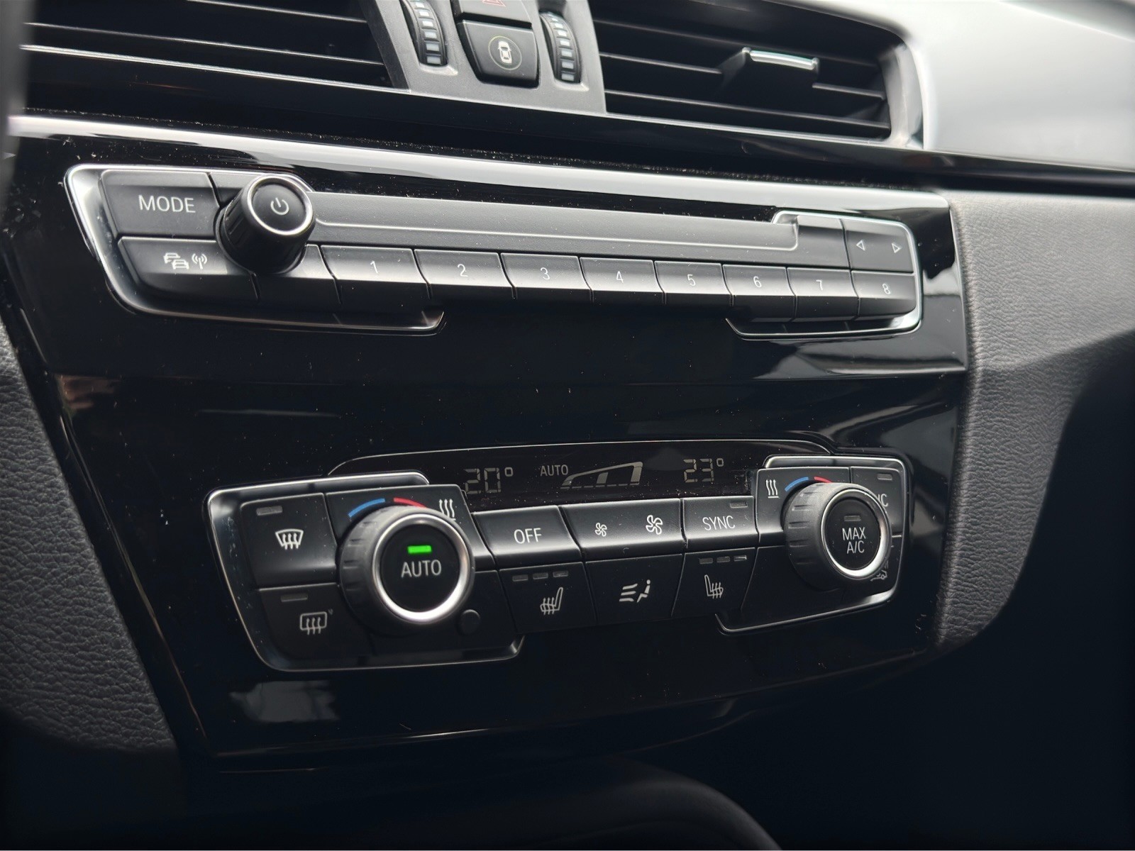 BMW X1 xDrive 20d xLine Steptronic-image-17
