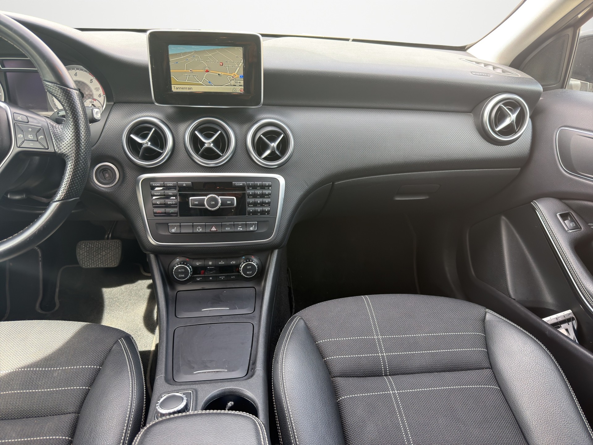 MERCEDES-BENZ A 220 CDI Urban 7G-DCT-image-11