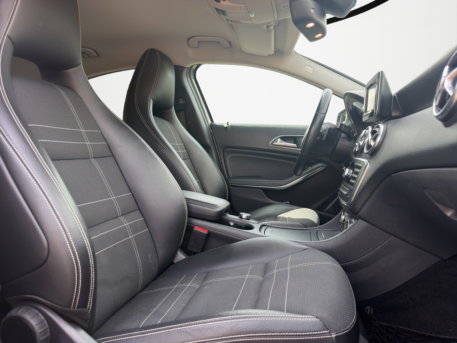 MERCEDES-BENZ A 220 CDI Urban 7G-DCT-image-9