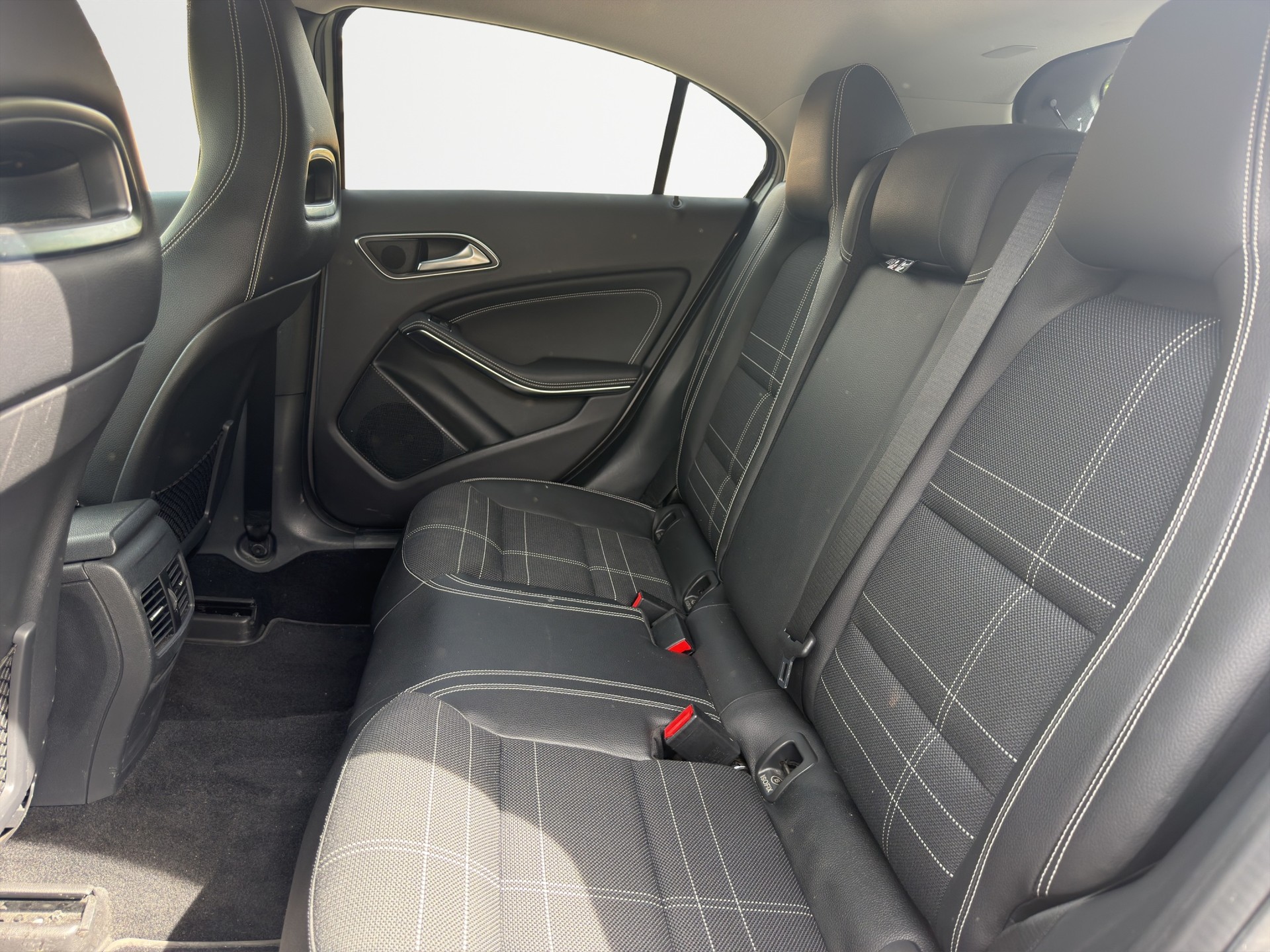 MERCEDES-BENZ A 220 CDI Urban 7G-DCT-image-12