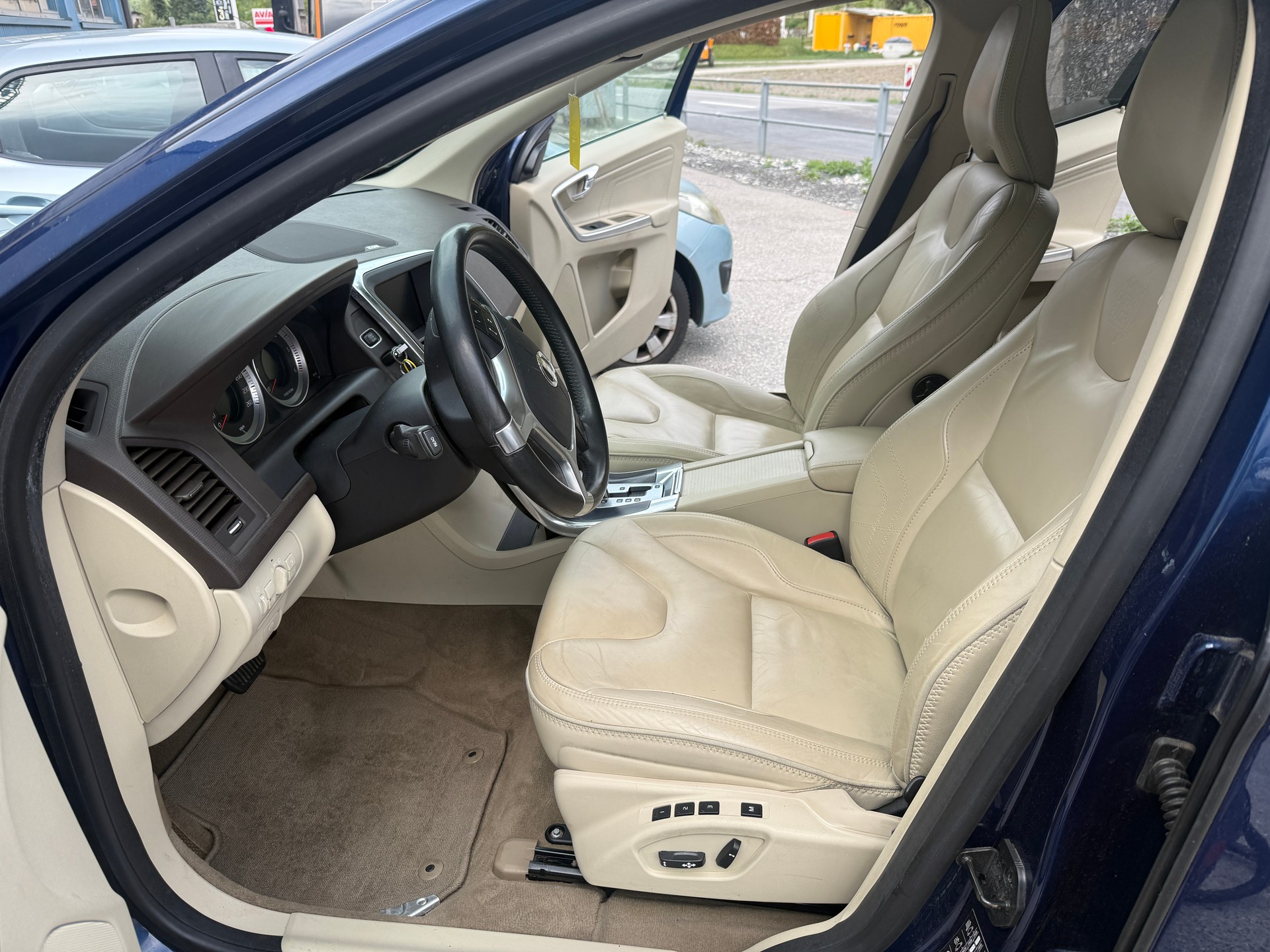 VOLVO XC60 D5 AWD OceanRace Geartronic-image-7