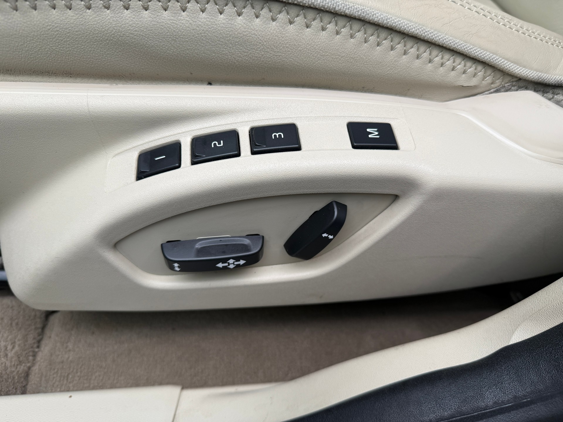 VOLVO XC60 D5 AWD OceanRace Geartronic-image-15
