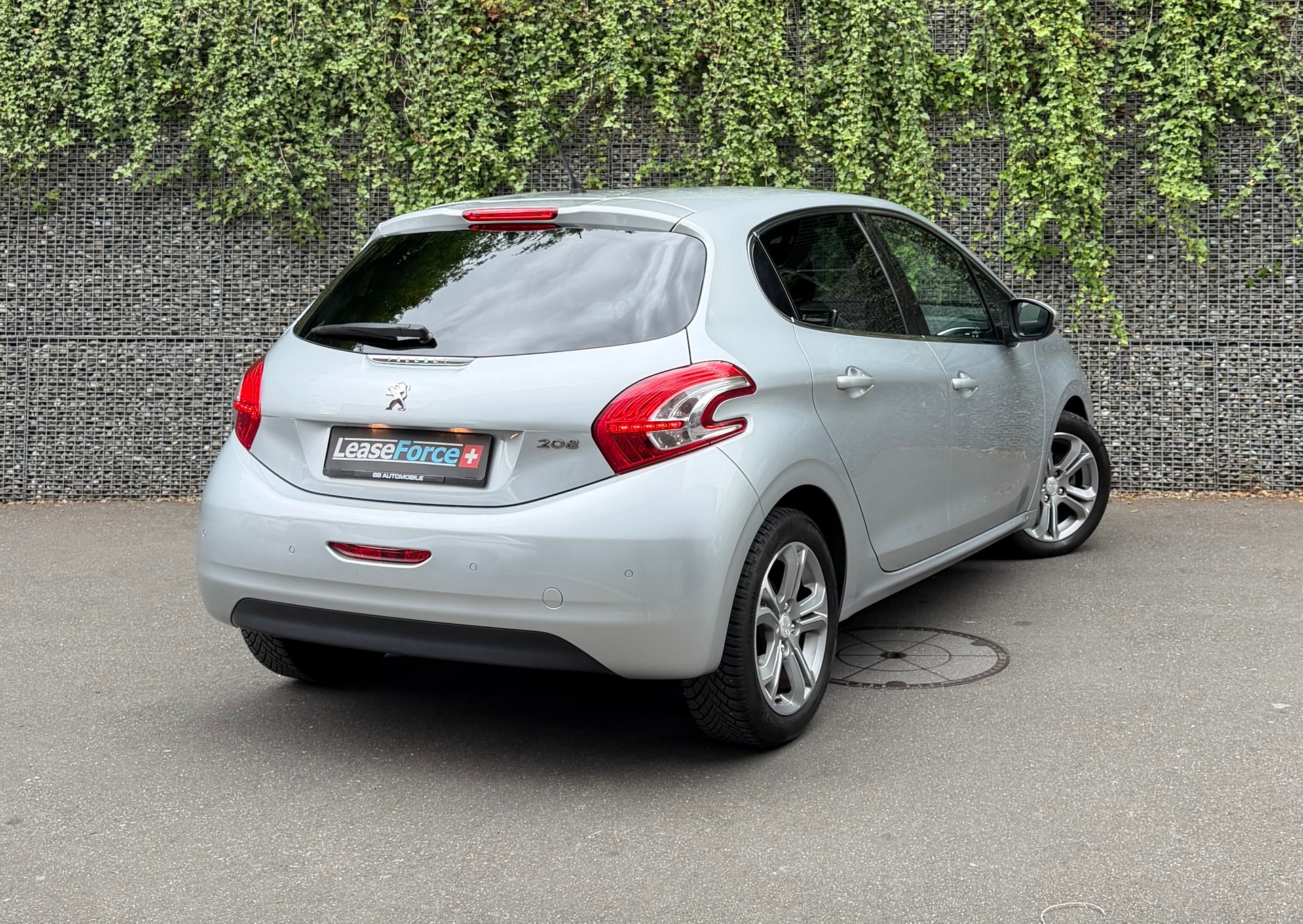PEUGEOT 208 1.6 VTI Intuitive-image-4