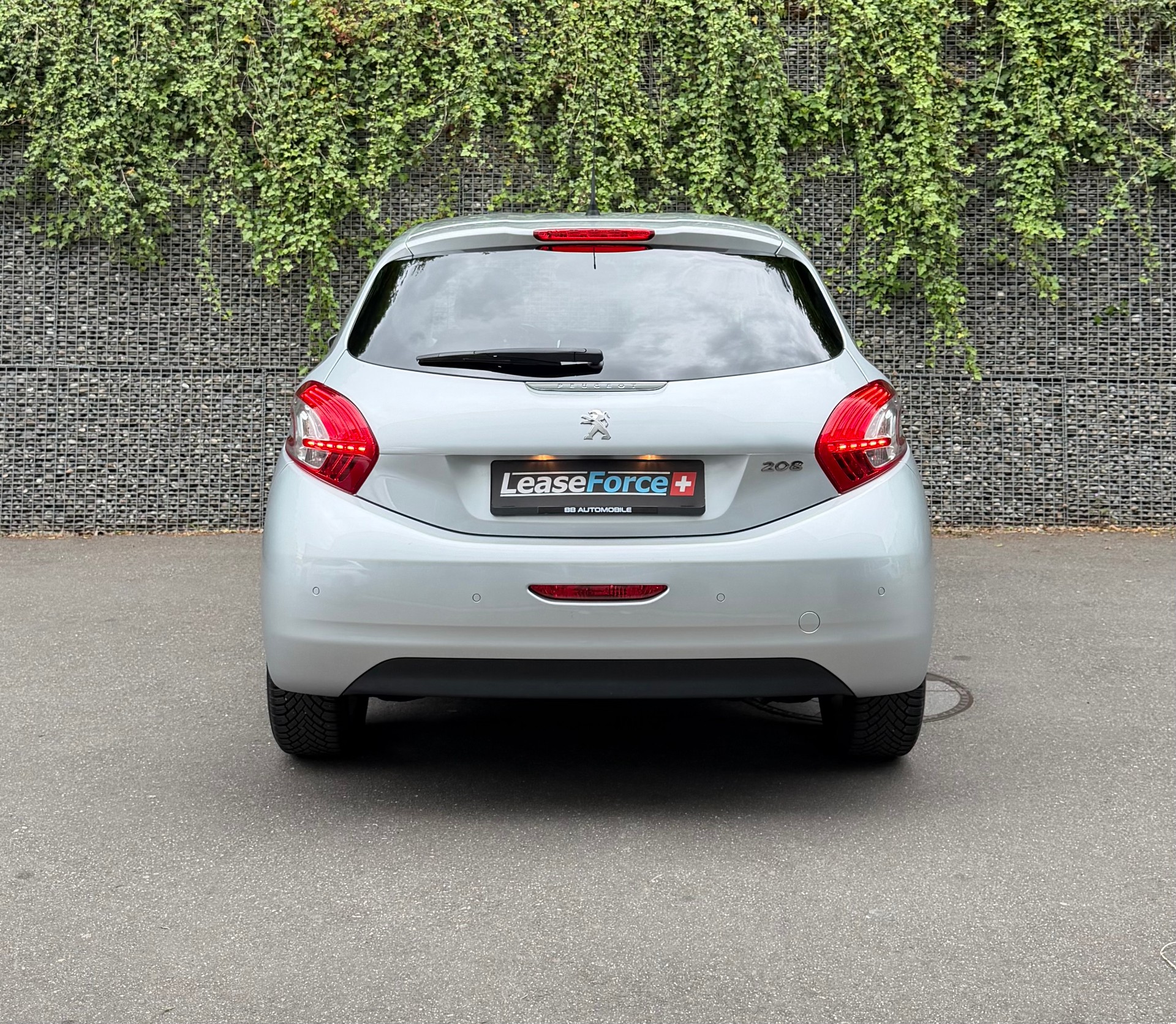 PEUGEOT 208 1.6 VTI Intuitive-image-3