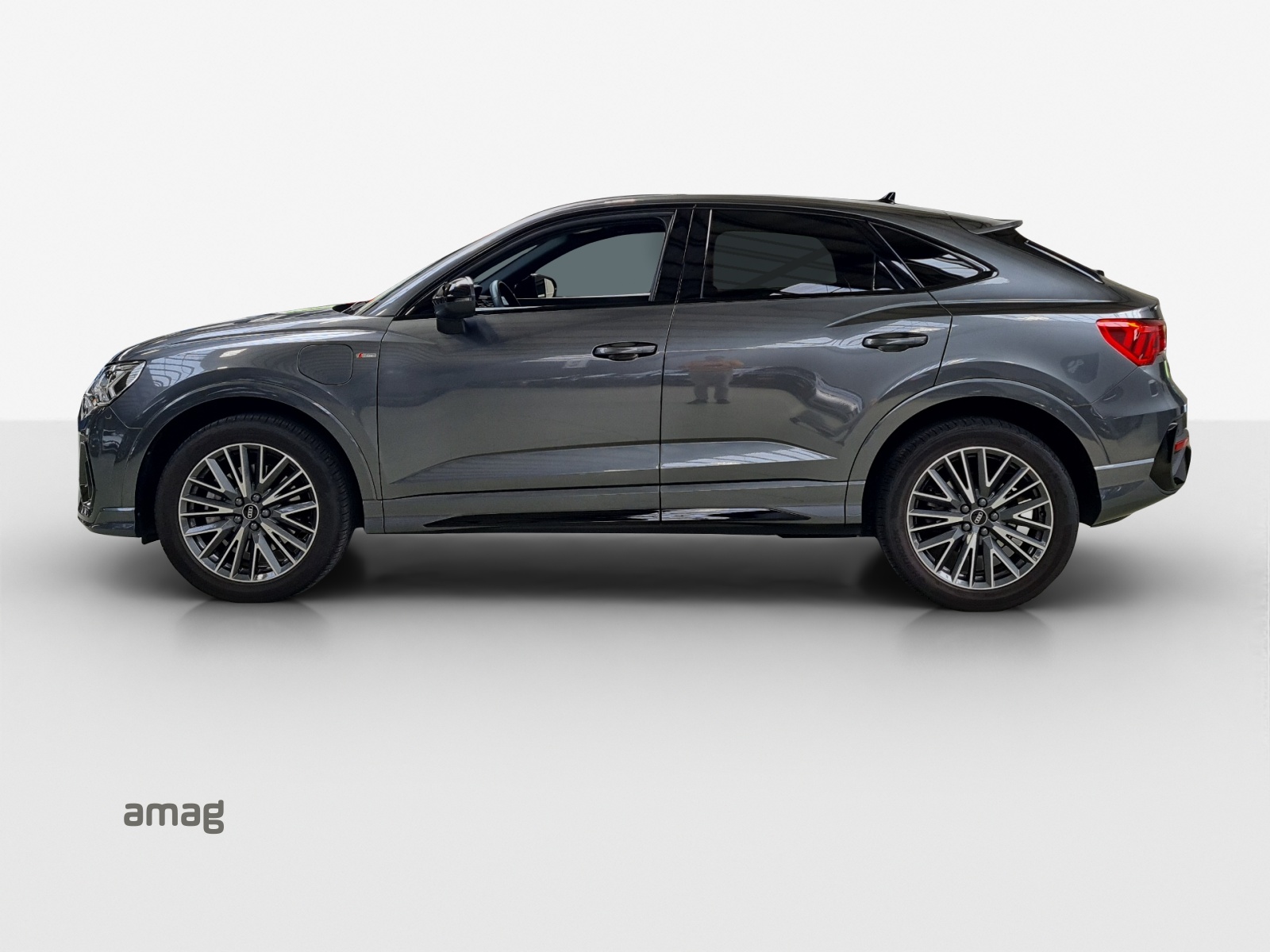 AUDI Q3 Sportback 45 TFSI e S line S-tronic-image-1