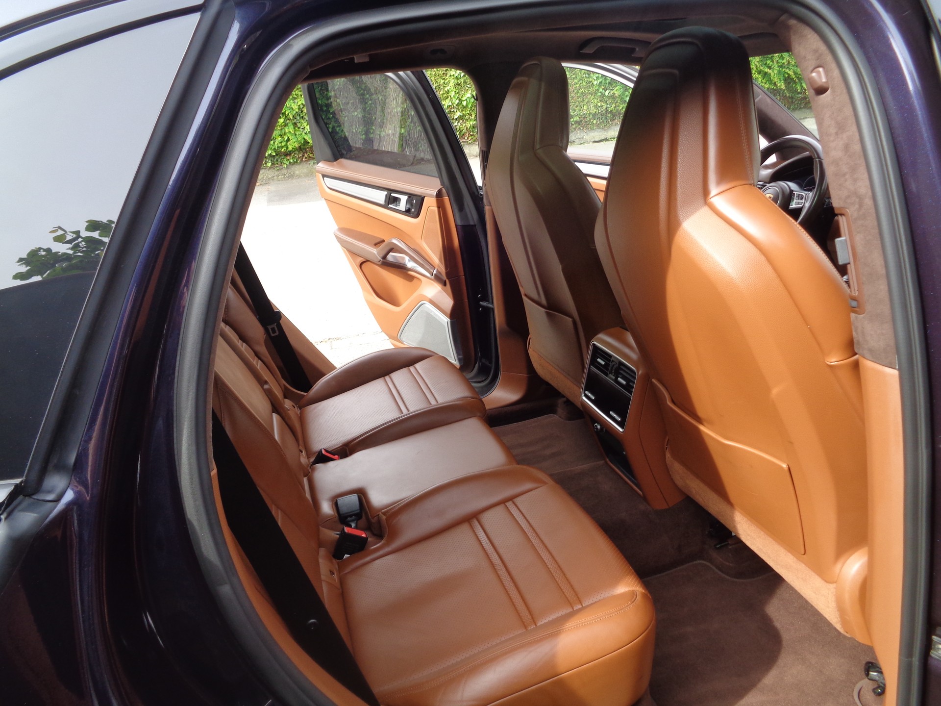 PORSCHE Cayenne Turbo-image-11