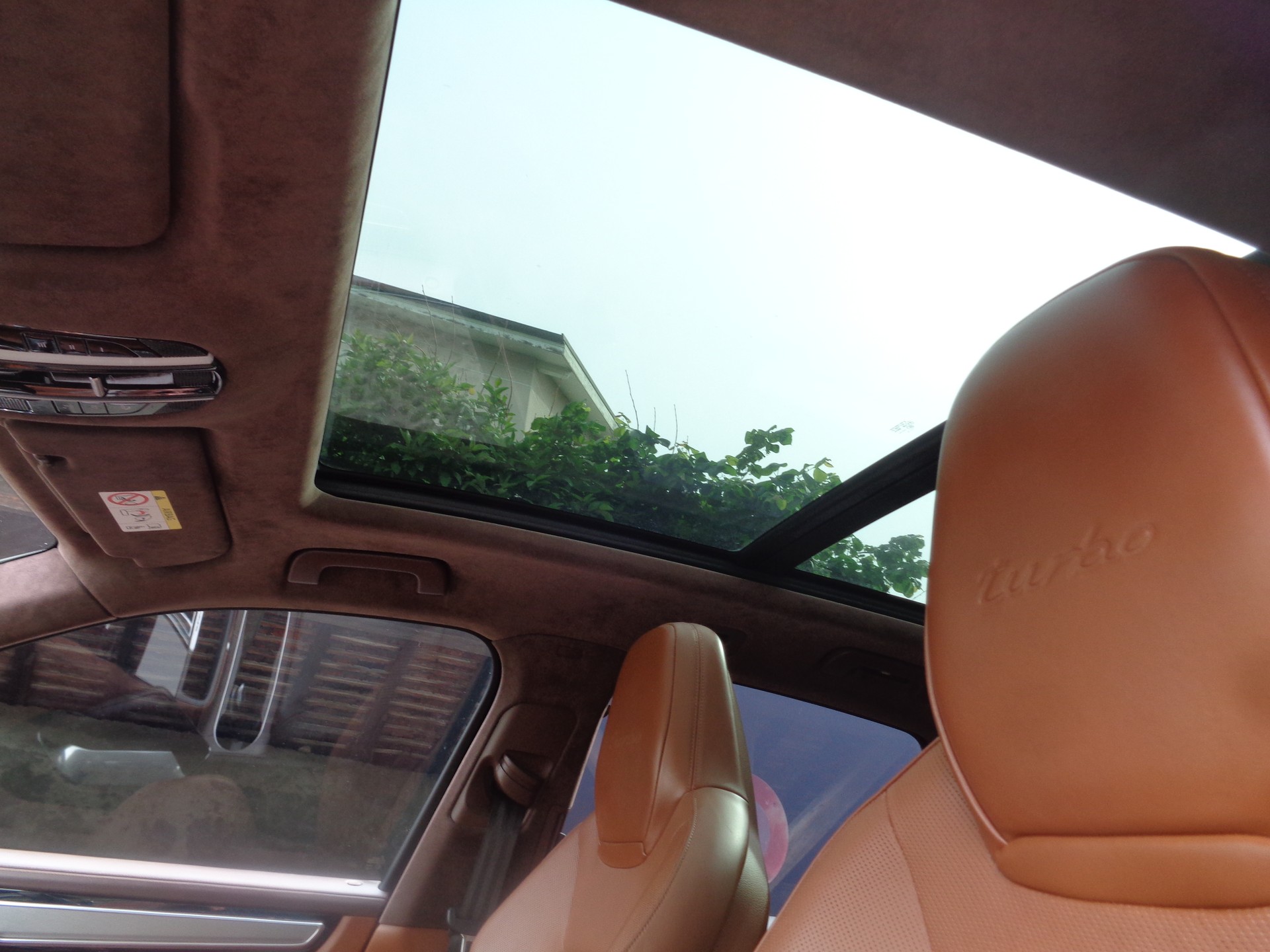 PORSCHE Cayenne Turbo-image-13