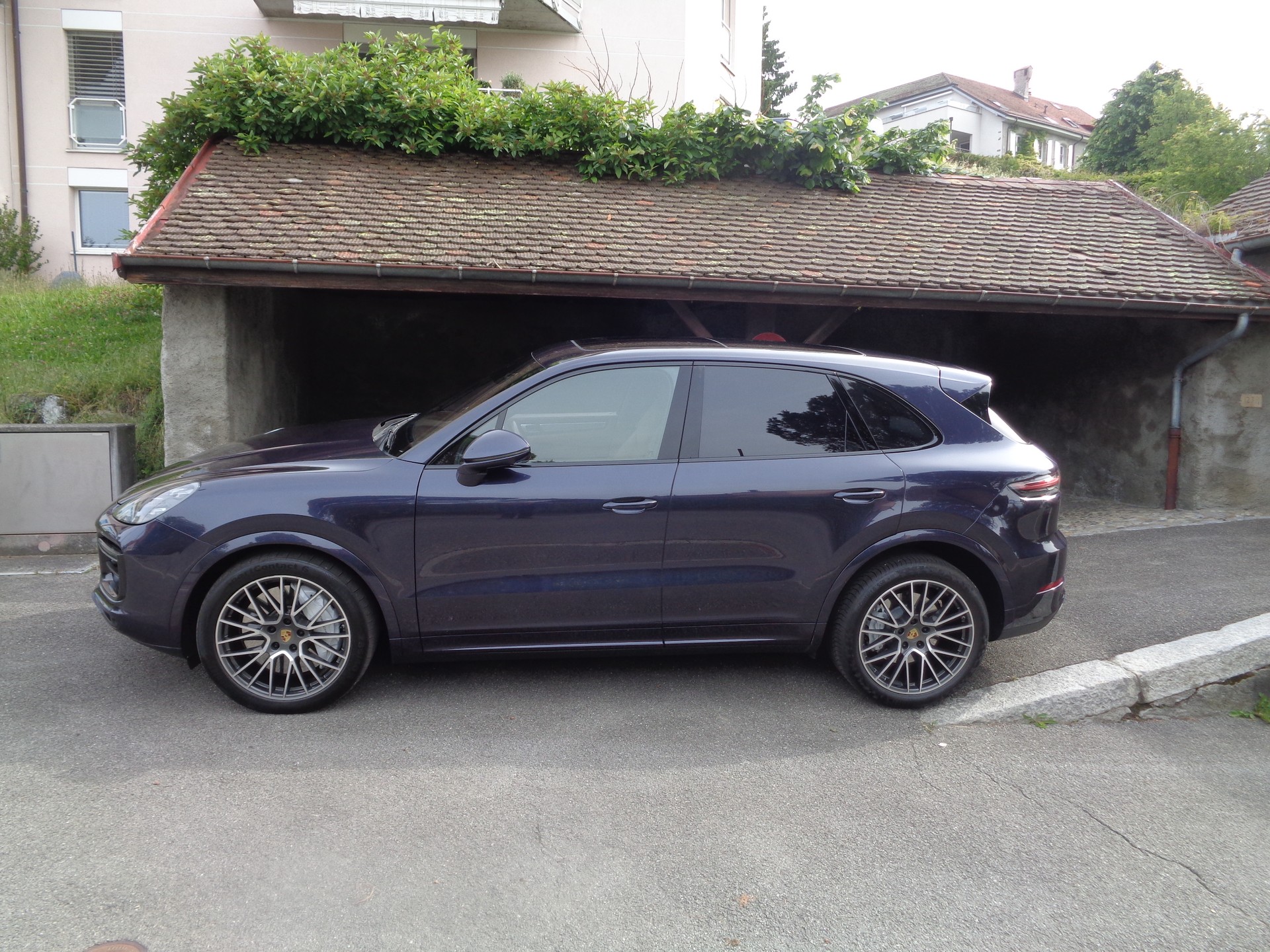 PORSCHE Cayenne Turbo-image-3