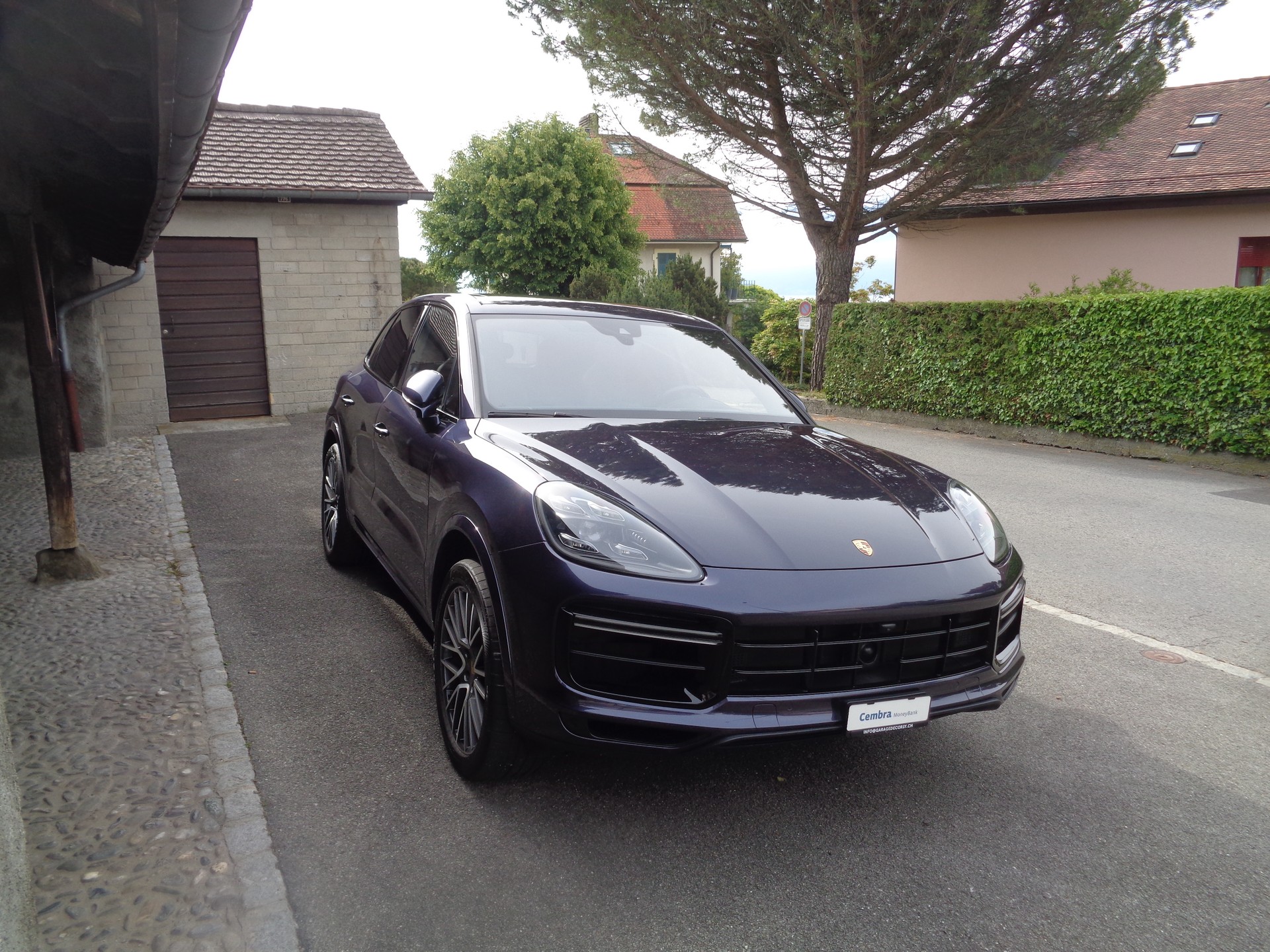 PORSCHE Cayenne Turbo-image-1