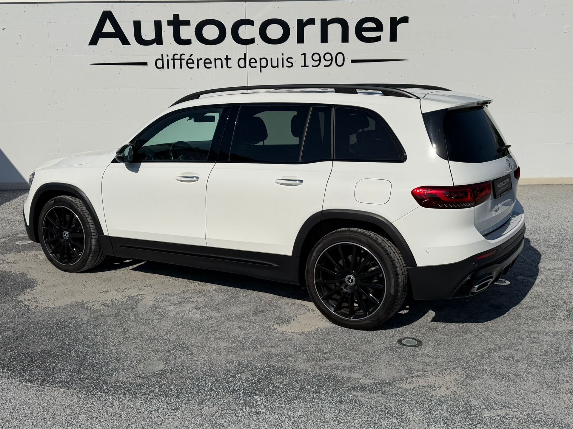 MERCEDES-BENZ GLB 250 AMG Line 8G-Tronic-image-4