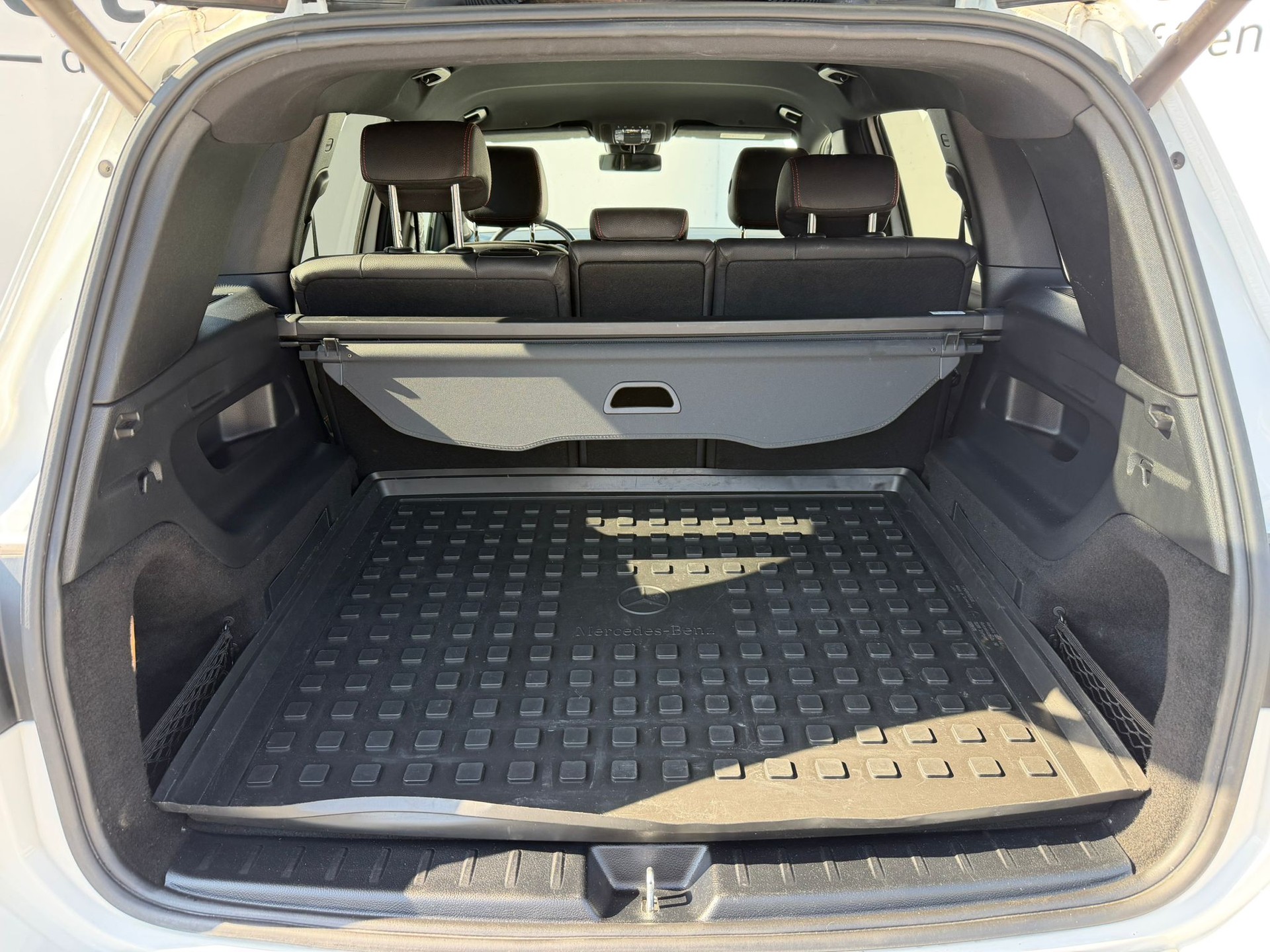 MERCEDES-BENZ GLB 250 AMG Line 8G-Tronic-image-9