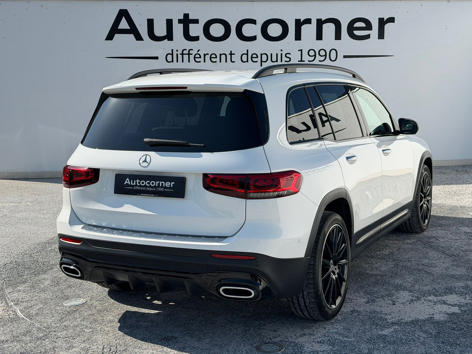 MERCEDES-BENZ GLB 250 AMG Line 8G-Tronic-image-3