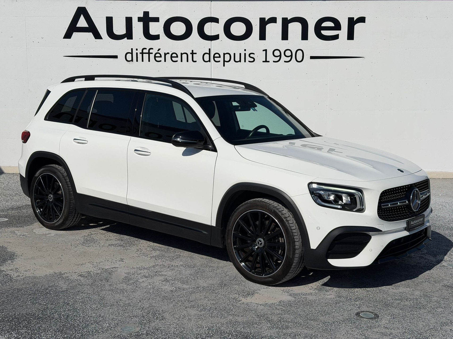 MERCEDES-BENZ GLB 250 AMG Line 8G-Tronic-image-2