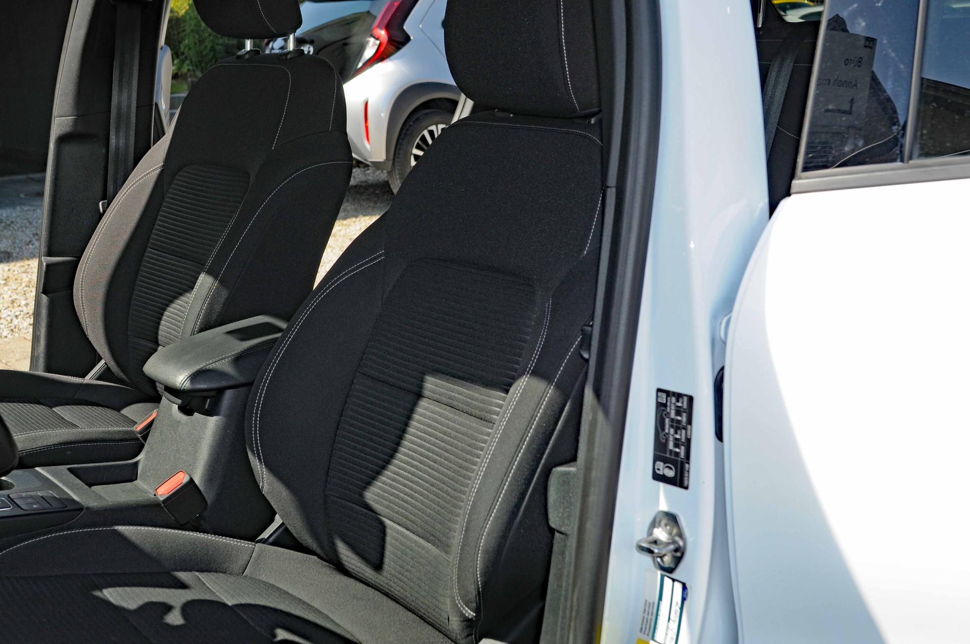 FORD Kuga 2.0 TDCi EcoBlue Titanium 4WD-image-17