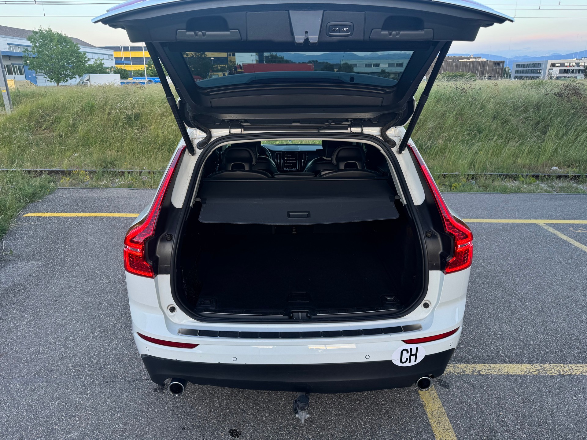 VOLVO XC60 D4 AWD Inscription Geartronic-image-6