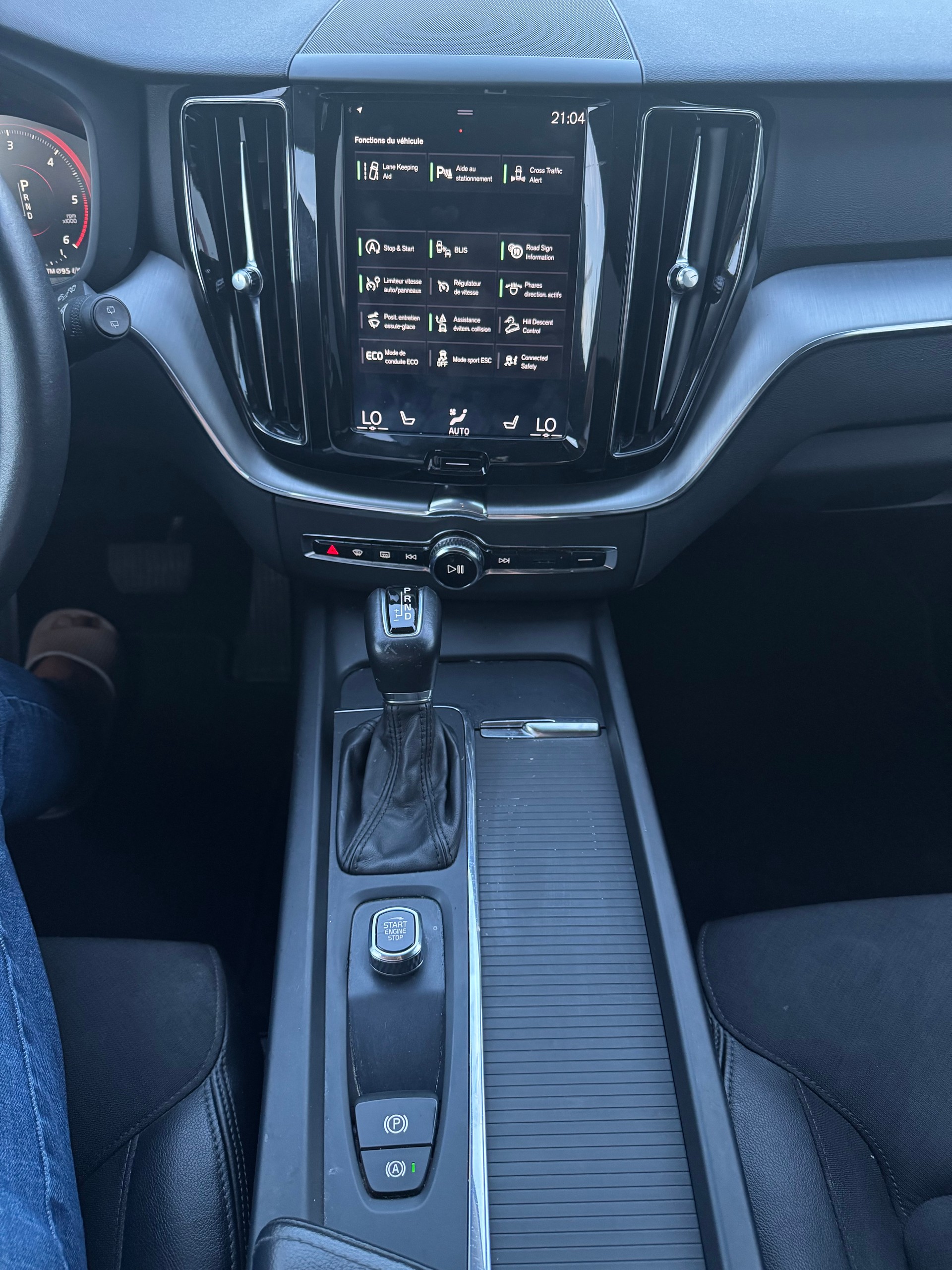 VOLVO XC60 D4 AWD Inscription Geartronic-image-11
