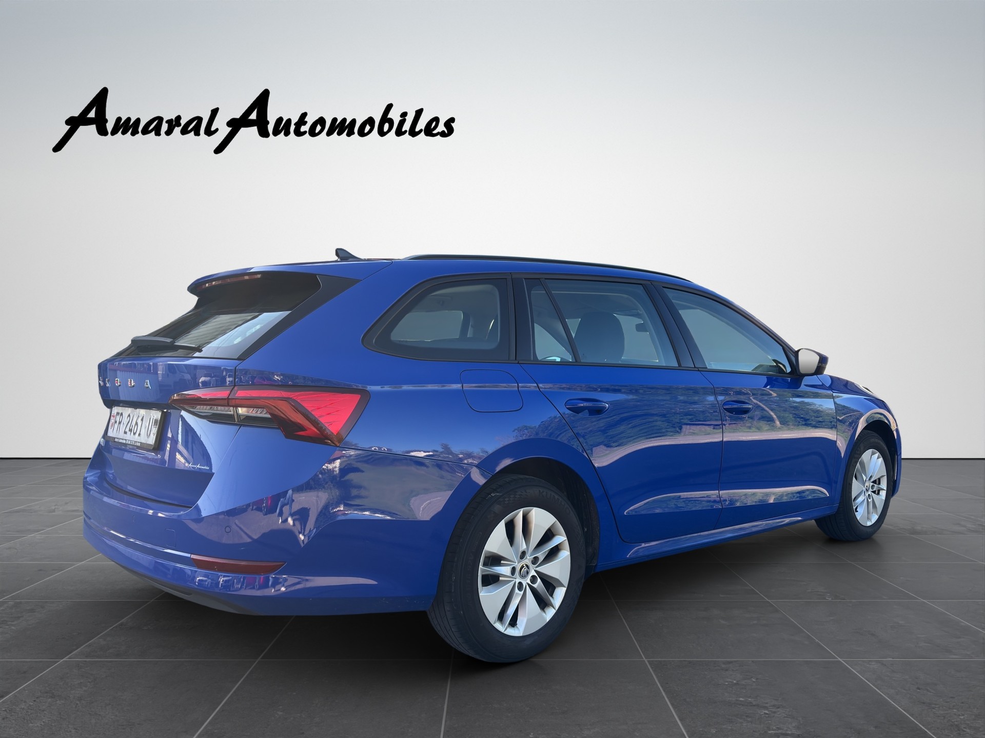 SKODA Octavia Combi 2.0 TDI DSG Ambition-image-5