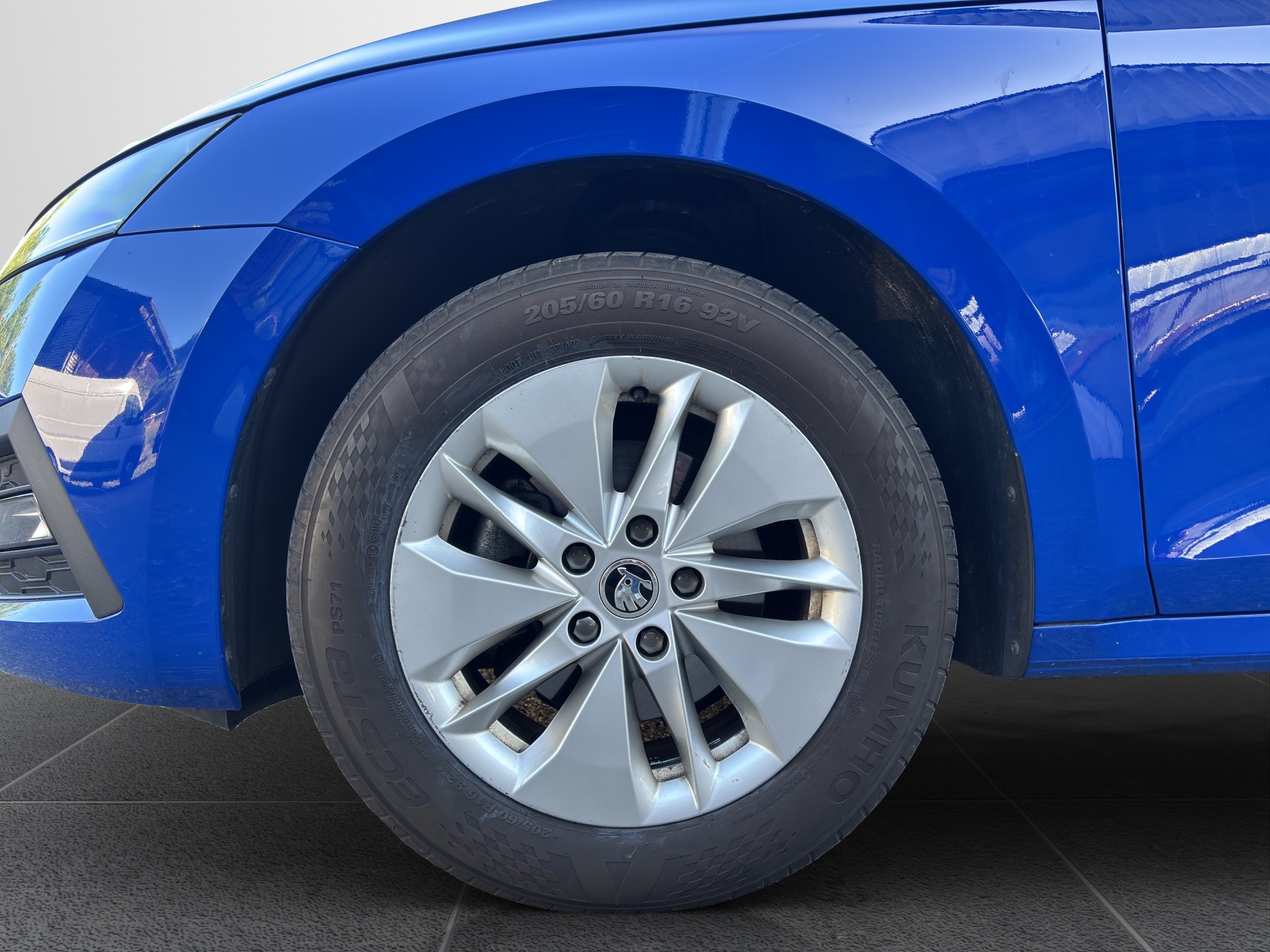 SKODA Octavia Combi 2.0 TDI DSG Ambition-image-14
