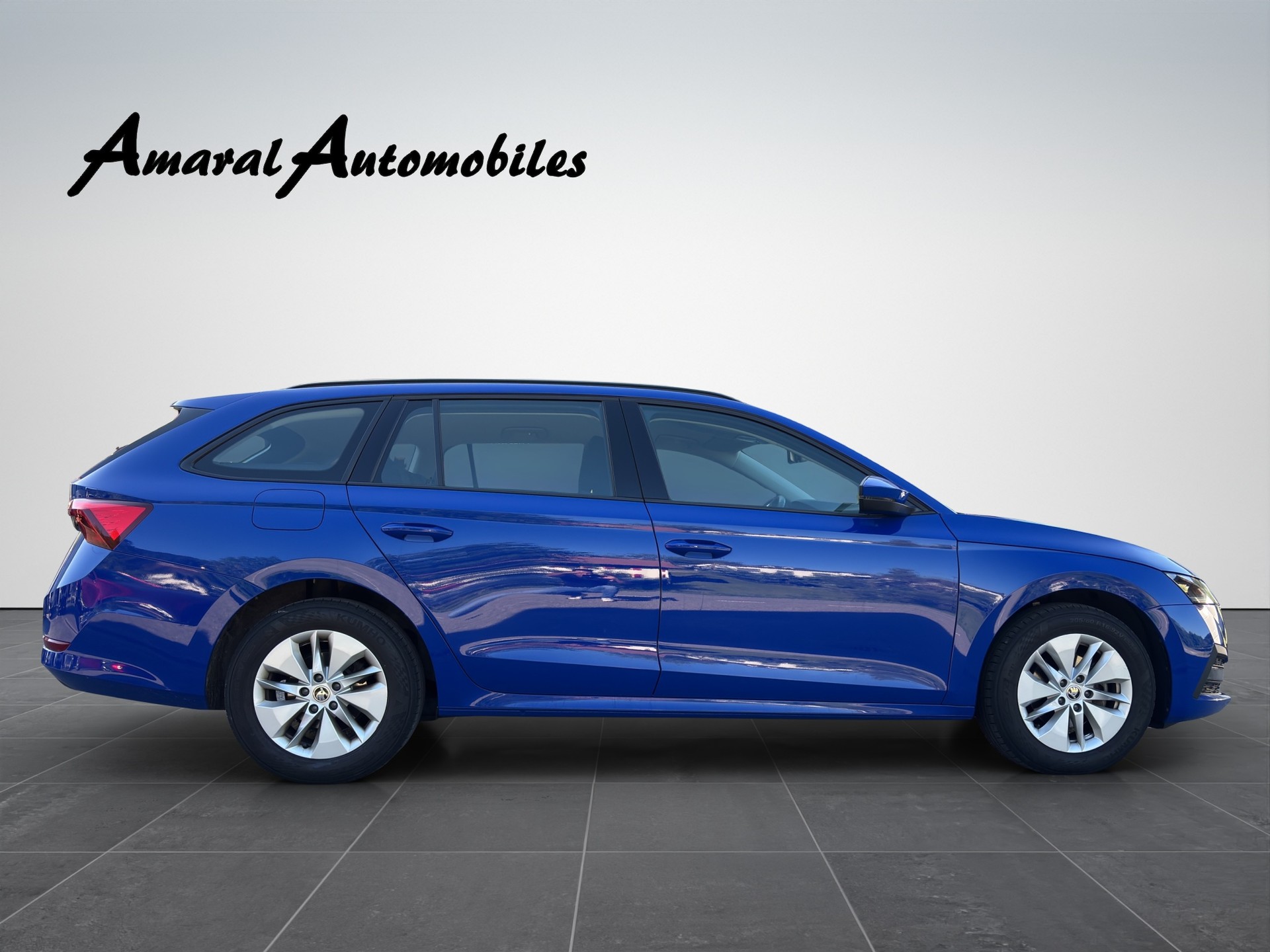 SKODA Octavia Combi 2.0 TDI DSG Ambition-image-6