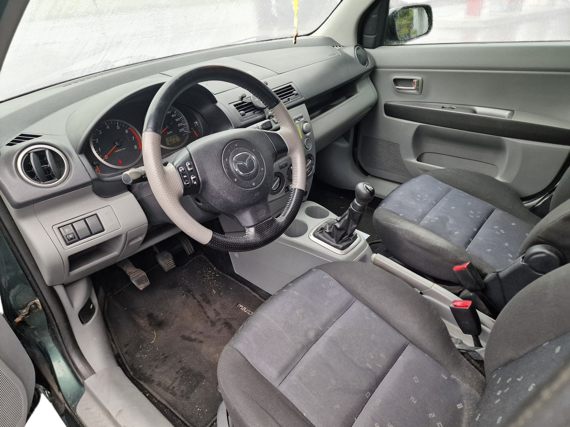 MAZDA 2 1.6i 16V Sport ab MFK 12Mt Gara-image-3