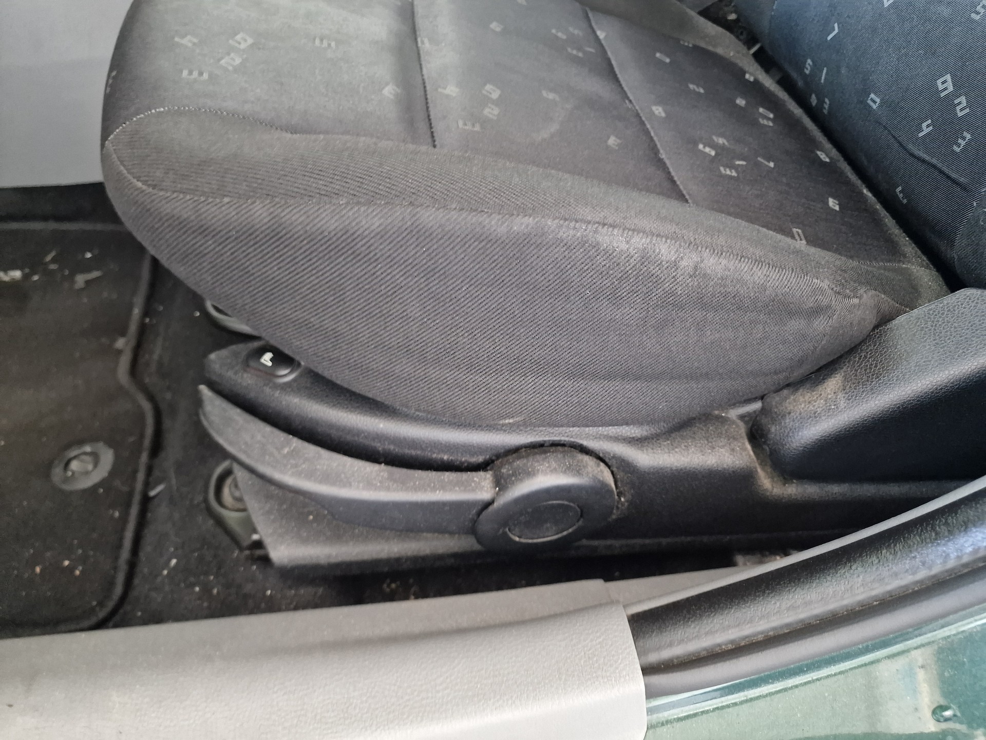 MAZDA 2 1.6i 16V Sport ab MFK 12Mt Gara 8xAlu Klima-image-11