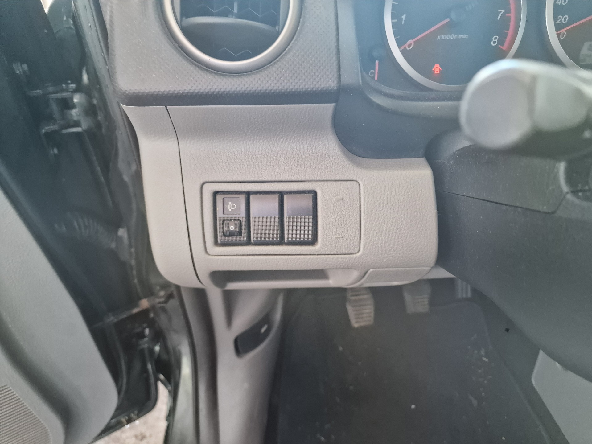 MAZDA 2 1.6i 16V Sport ab MFK 12Mt Gara 8xAlu Klima-image-17