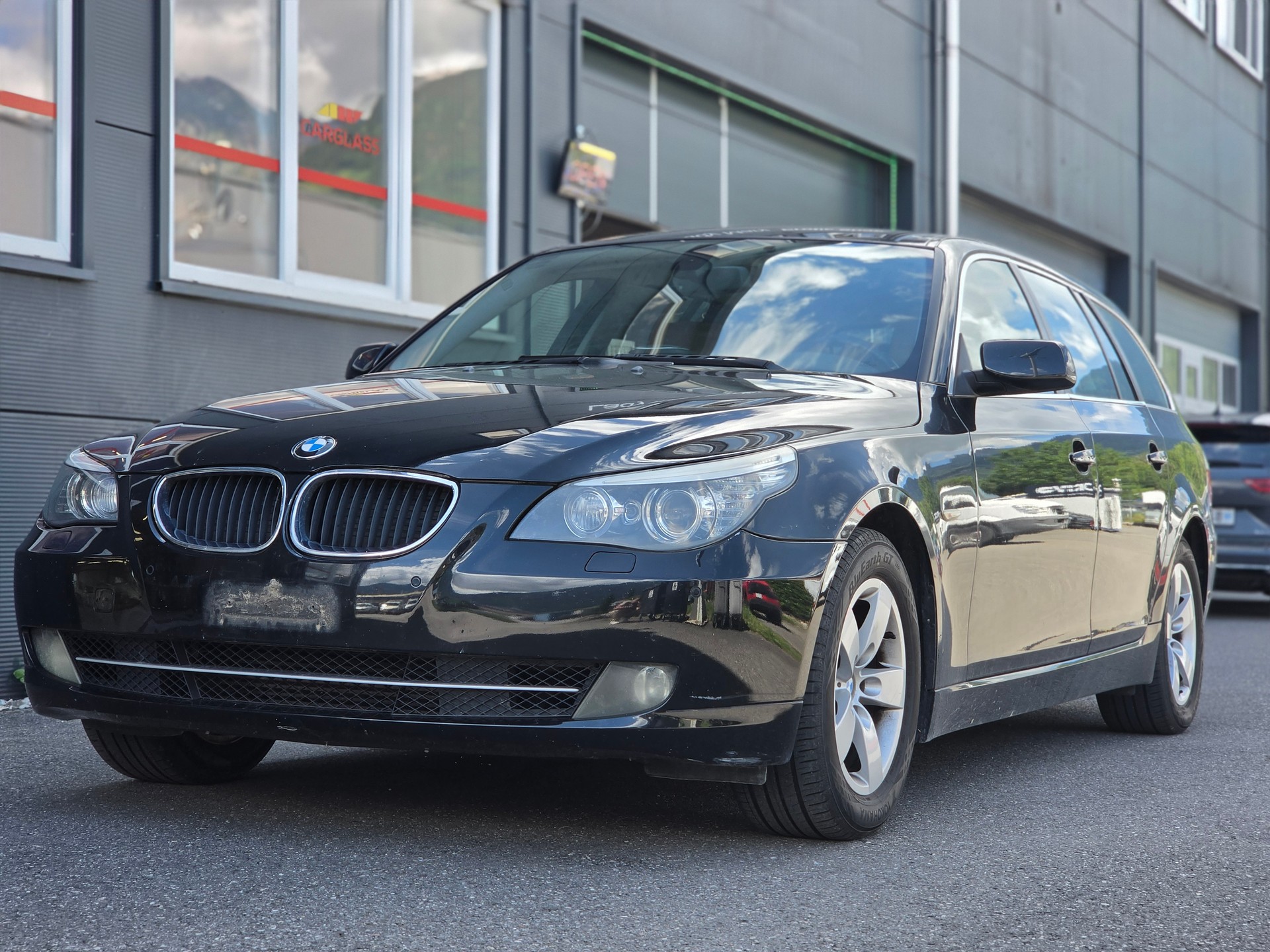 BMW 520d Touring Steptronic-image-2