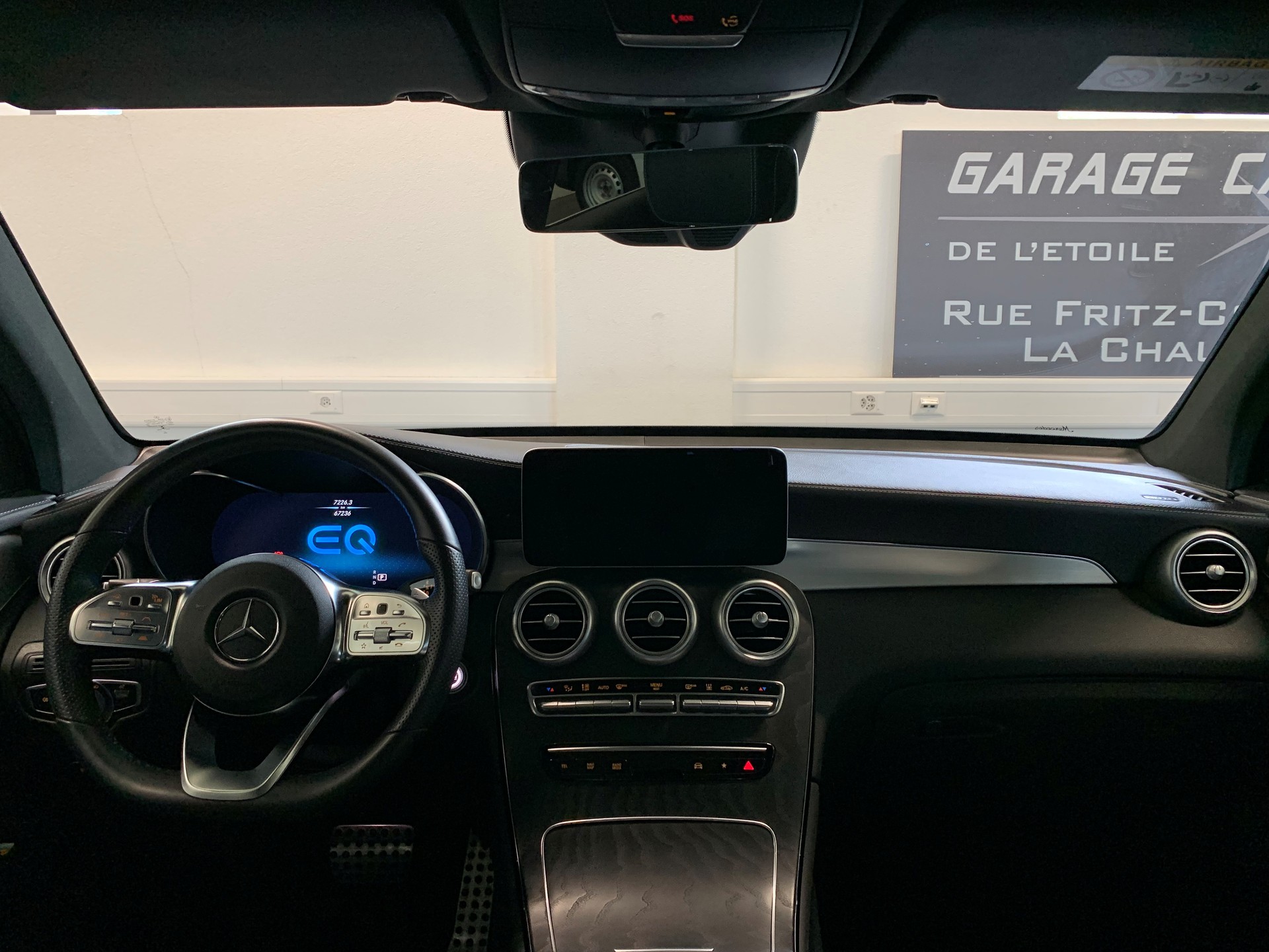 MERCEDES-BENZ GLC 300 de 4Matic 9G-Tronic-image-11