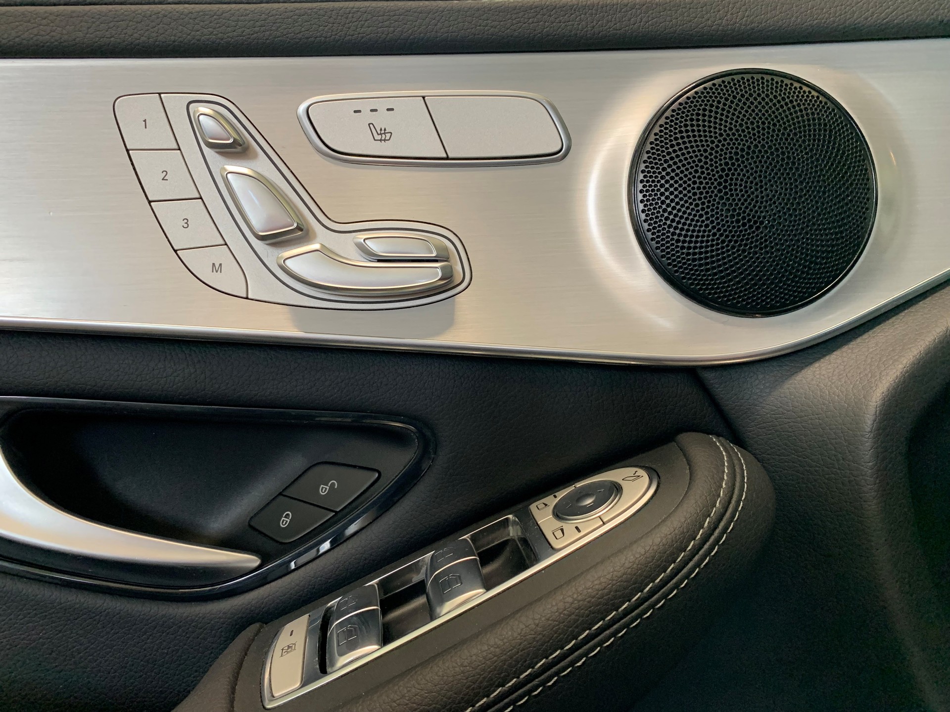 MERCEDES-BENZ GLC 300 de 4Matic 9G-Tronic-image-10