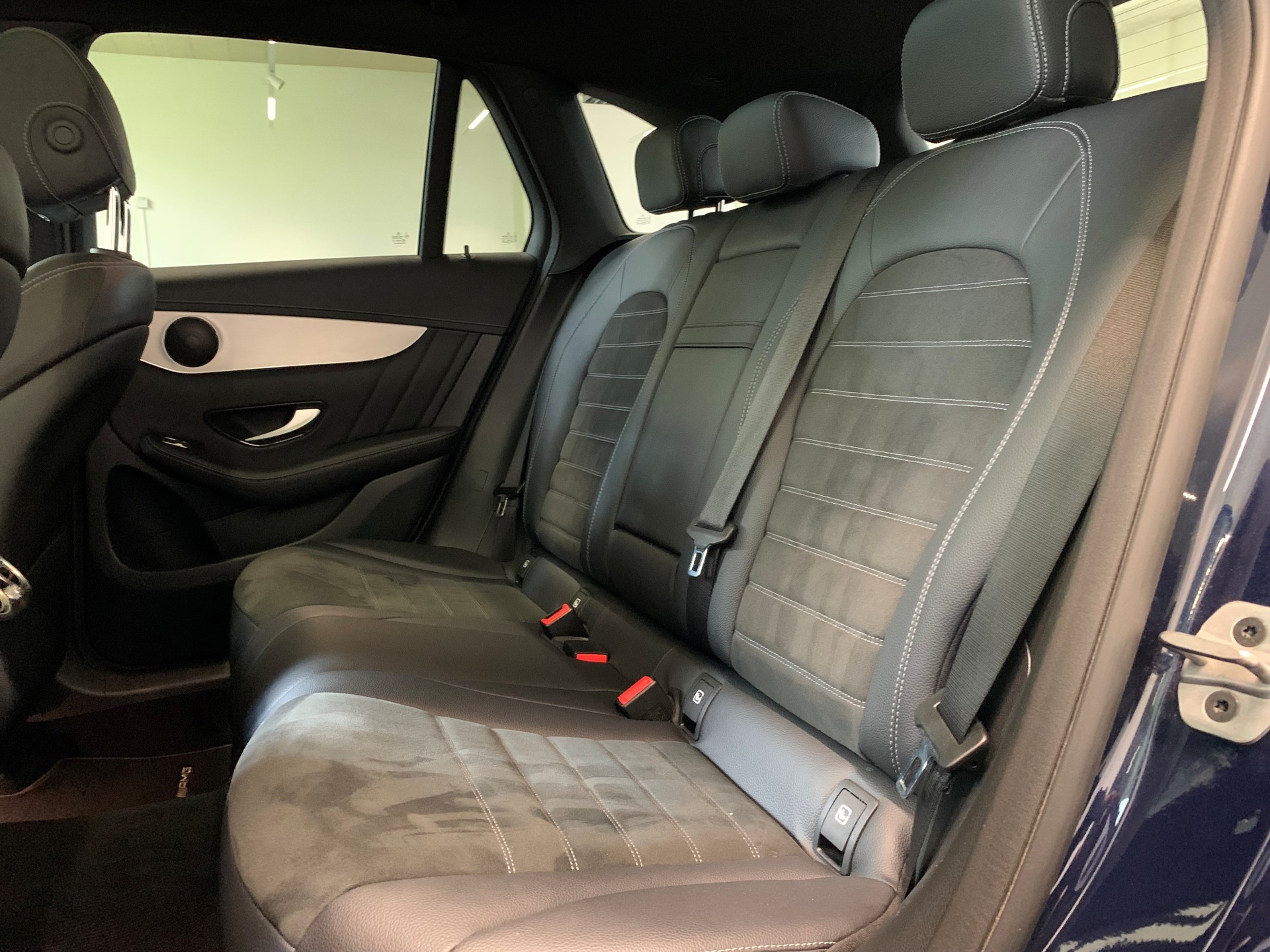 MERCEDES-BENZ GLC 300 de 4Matic 9G-Tronic-image-9