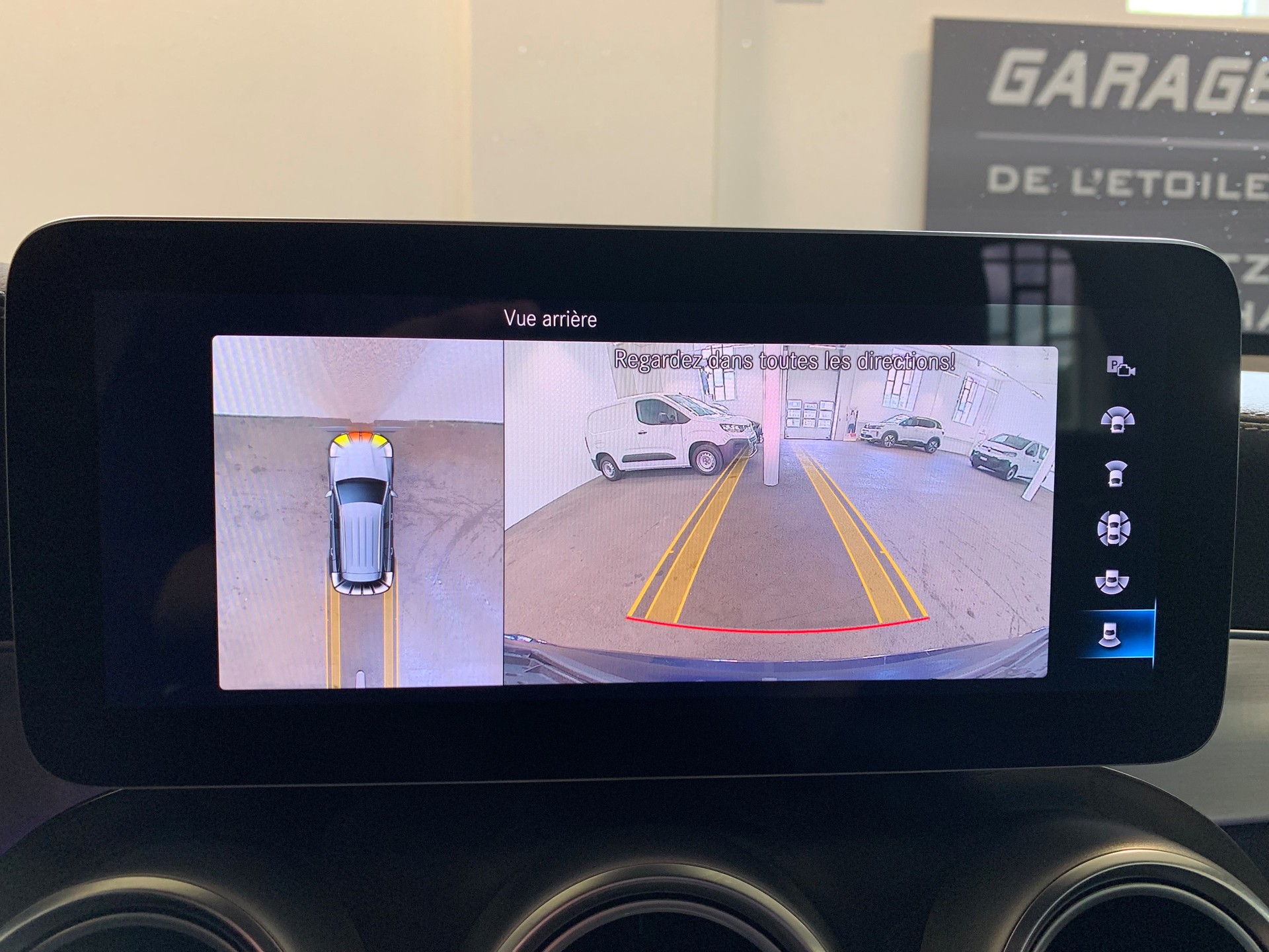 MERCEDES-BENZ GLC 300 de 4Matic 9G-Tronic-image-15